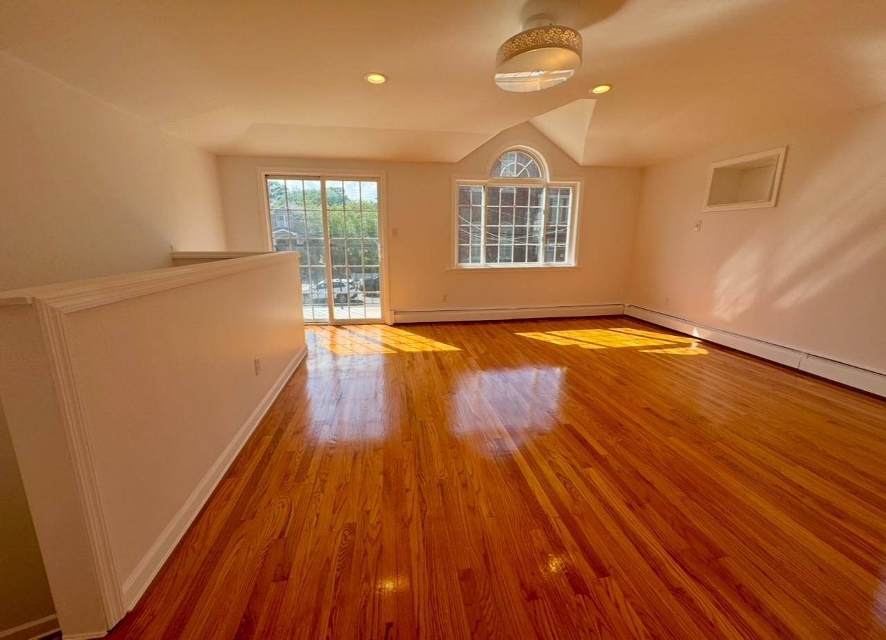 Casa com 6 Quartos à Venda em Queens Village - Nova Iorque - EUA - 7