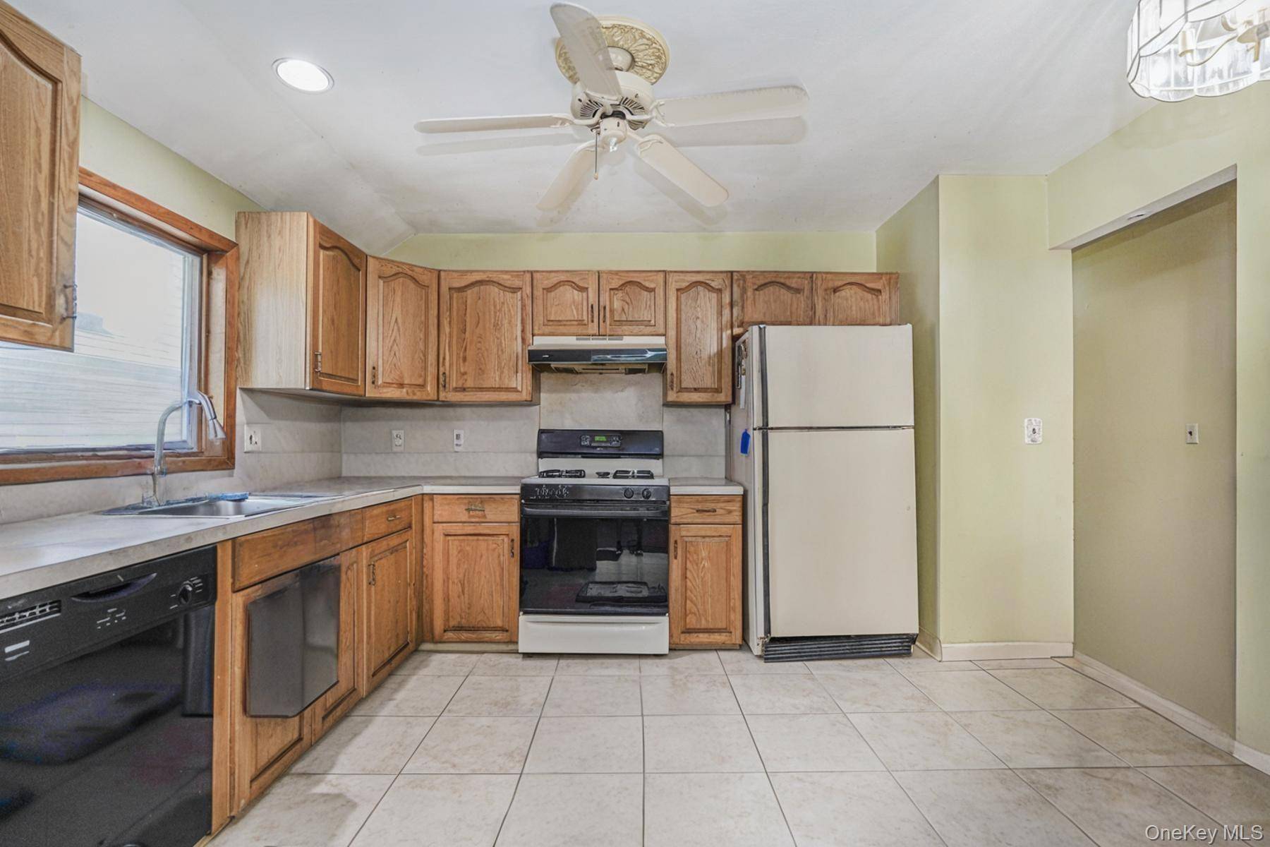 Casa com 6 Quartos à Venda em Staten Island - Nova Iorque - EUA - 3