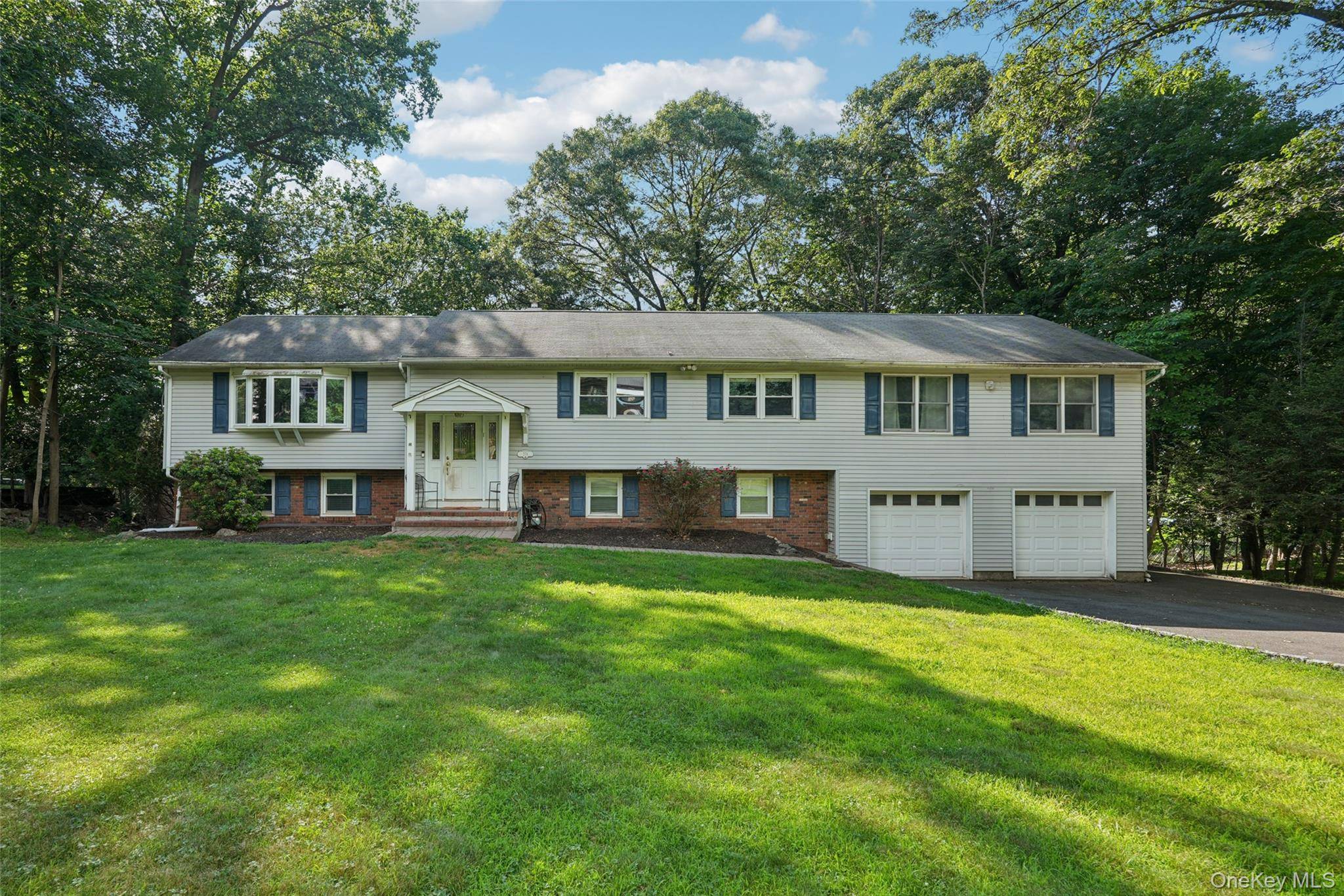6 Bedroom Home for Sale in Suffern - New York - USA - 1