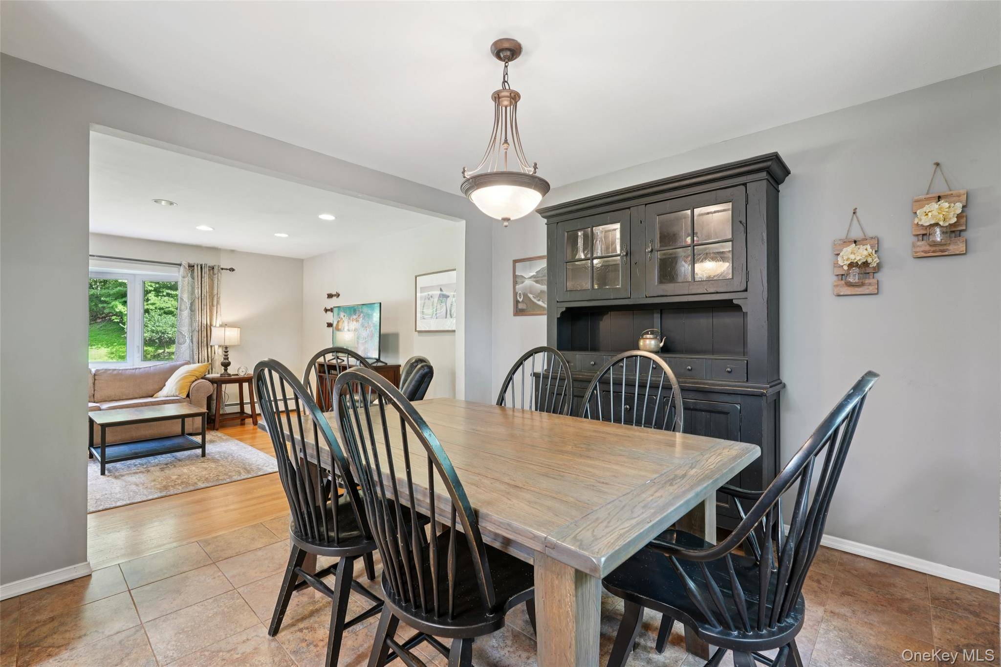 6 Bedroom Home for Sale in Suffern - New York - USA - 8