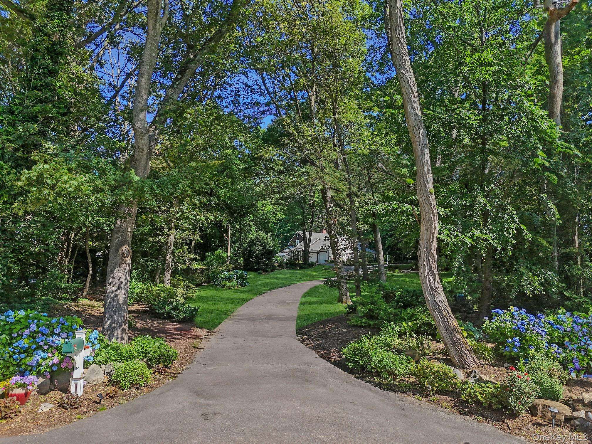 Casa com 6 Quartos à Venda em Syosset - Nova Iorque - EUA - 1
