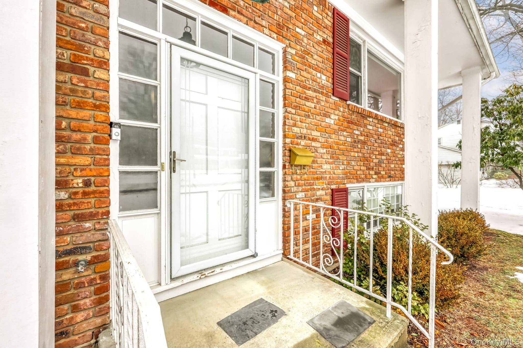 Casa com 7 Quartos à Venda em Suffern - Nova Iorque - EUA - 2