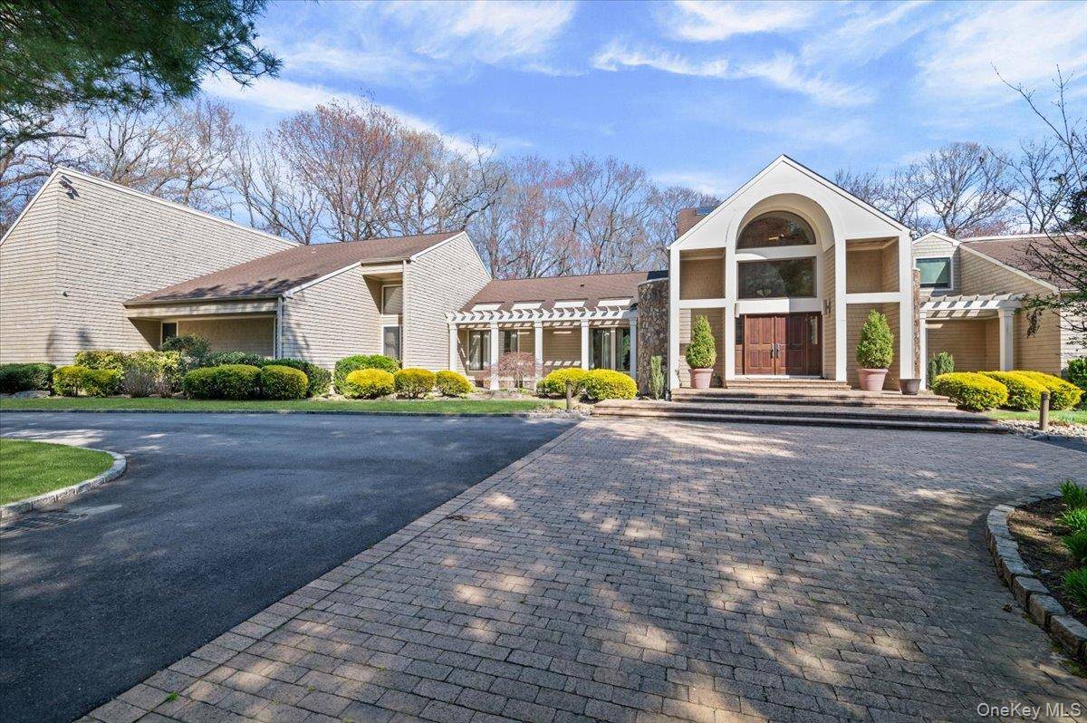Casa com 7 Quartos à Venda em Syosset - Nova Iorque - EUA - 1
