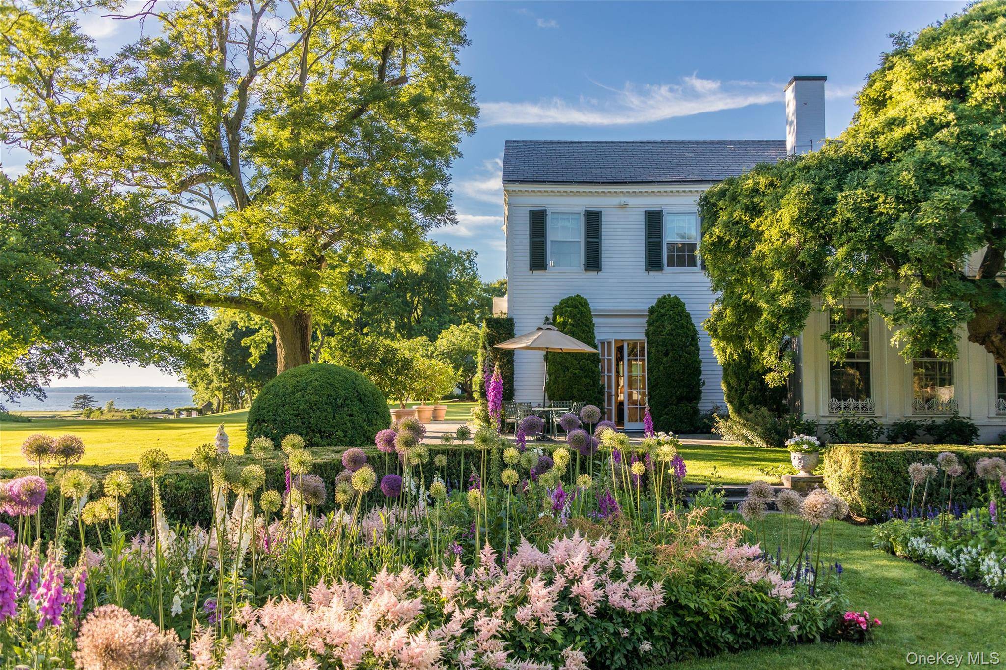 Casa com 8 Quartos à Beira-Mar à Venda em Locust Valley - NY - EUA - 1