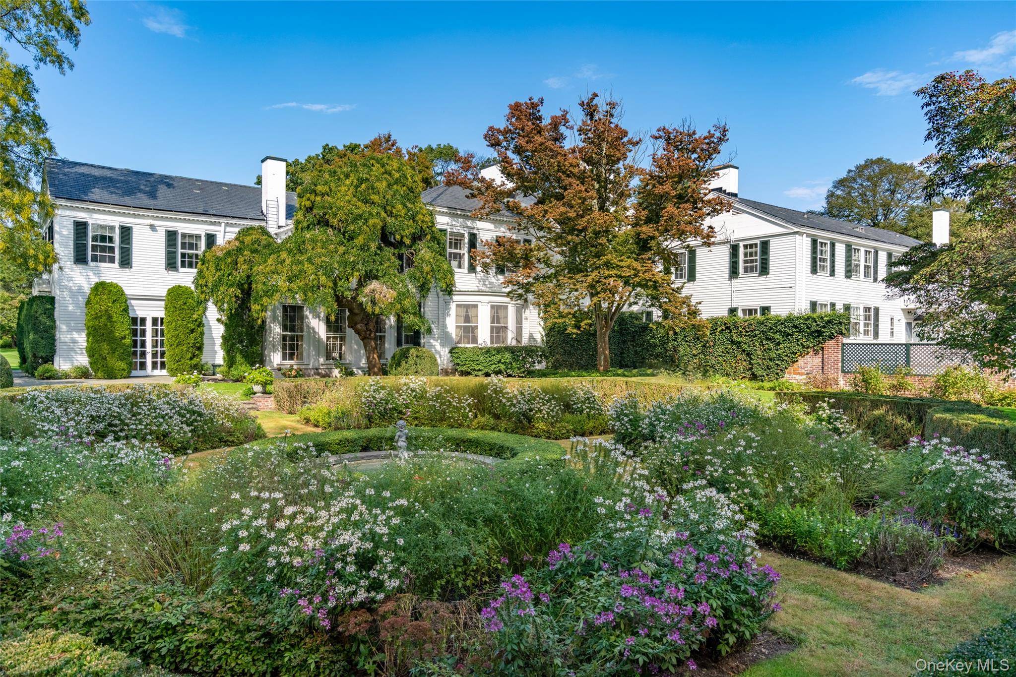 Casa com 8 Quartos à Beira-Mar à Venda em Locust Valley - NY - EUA - 5