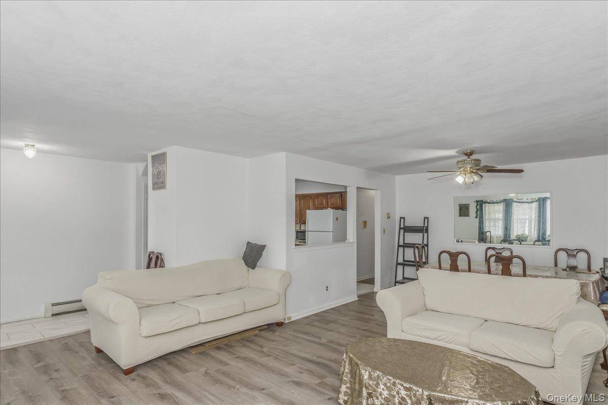Casa com 8 Quartos à Venda em Queens Village - Nova Iorque - EUA - 3