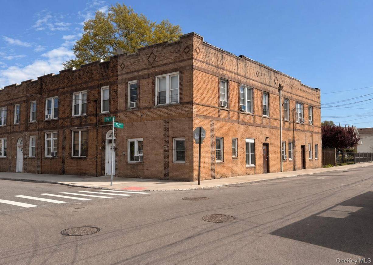 Casa com 8 Quartos à Venda em Queens Village - Nova Iorque - EUA - 1