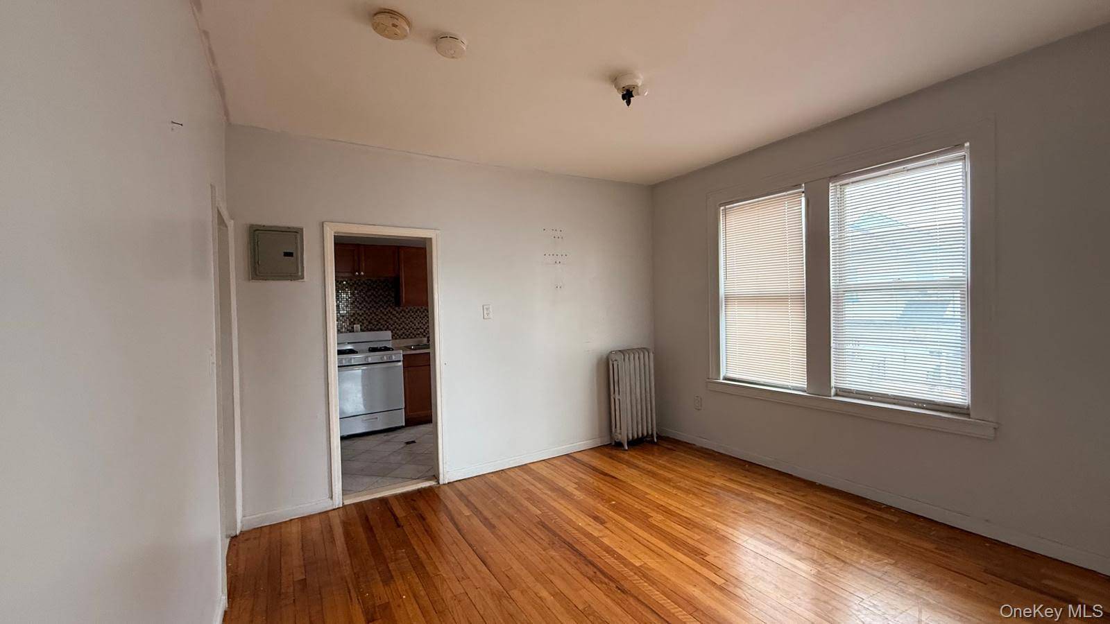 Casa com 8 Quartos à Venda em Queens Village - Nova Iorque - EUA - 4
