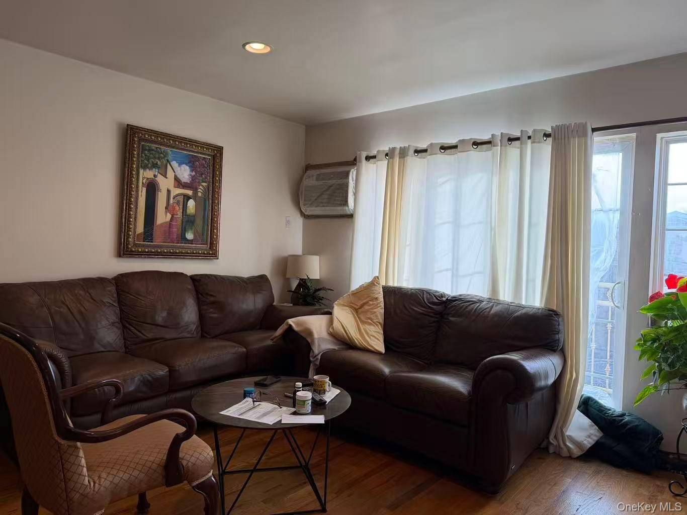 Casa com 8 Quartos à Venda em Queens Village - Nova Iorque - EUA - 2