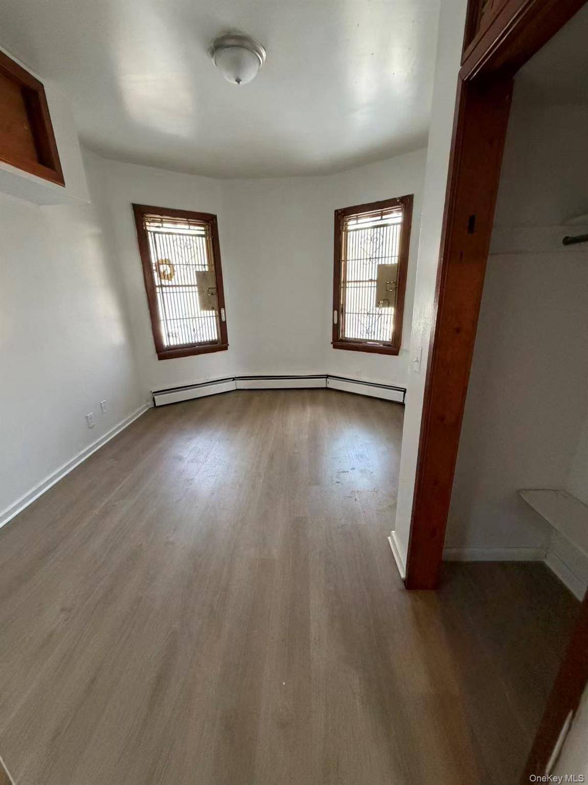 Casa com 8 Quartos à Venda em Staten Island - Nova Iorque - EUA - 8