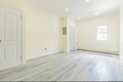 Casa com 9 Quartos à Venda em Staten Island - Nova Iorque - EUA - 3