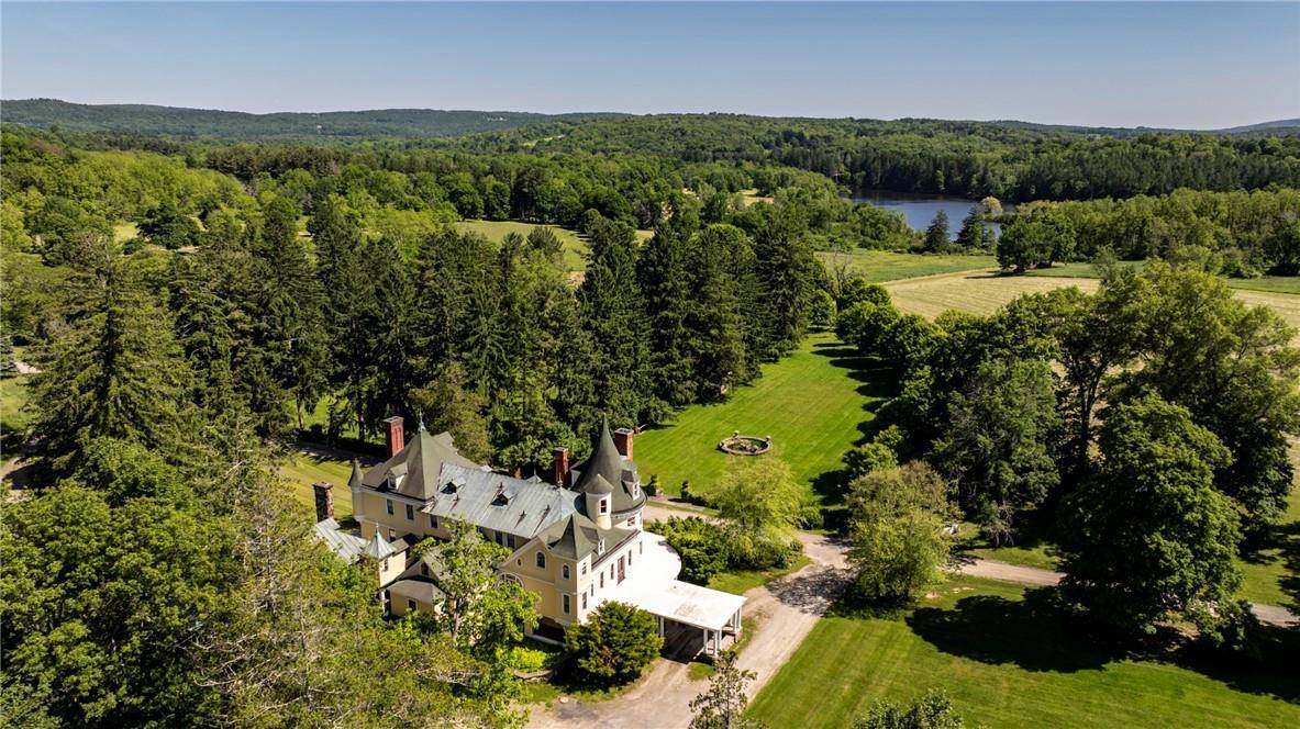 Propriedade à Venda em Millbrook, NY – The Hitchcock Estate - 3