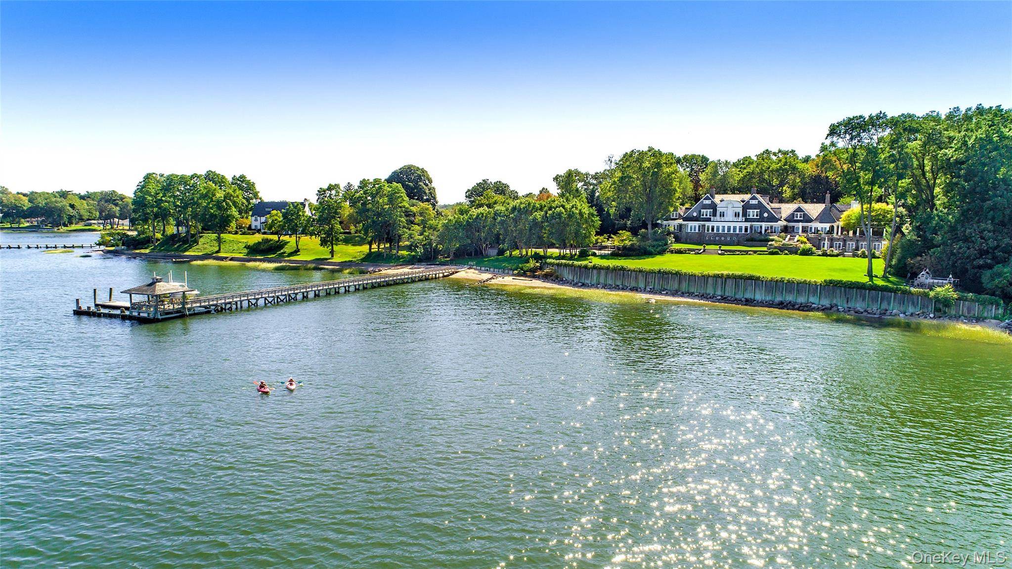 Propriété à Vendre à Great Neck, NY – Swan Landing - 1