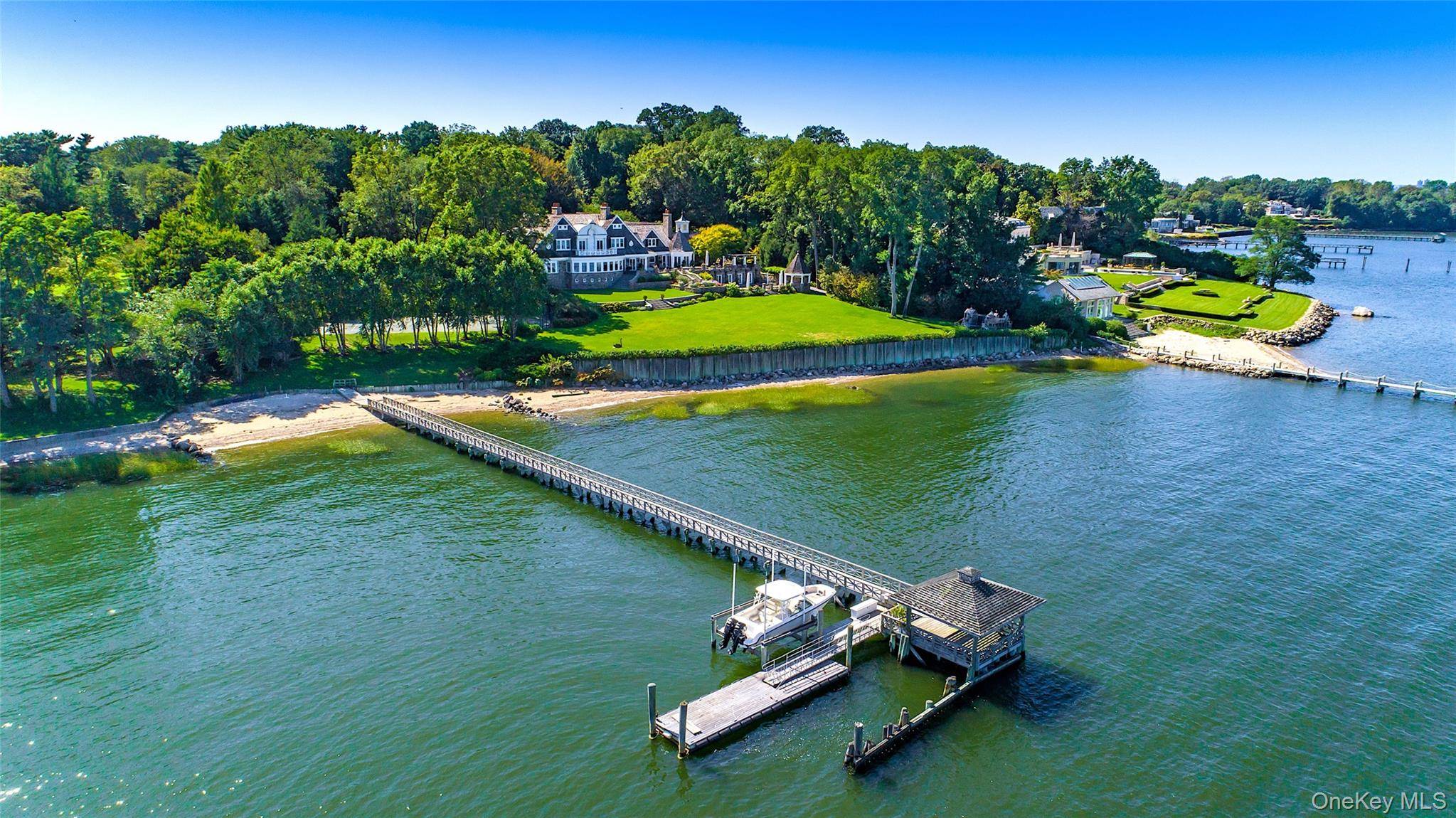 Propriété à Vendre à Great Neck, NY – Swan Landing - 2