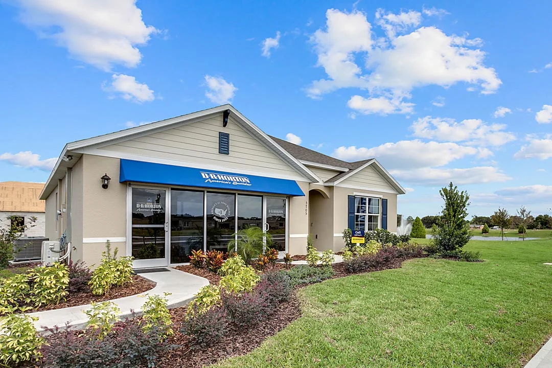 Casa de 2 Dormitórios à Venda em St. Cloud, FL - 1