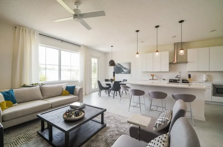 Casa de 3 Dormitorios en Venta en Davenport – Florida, EE. UU. - 1