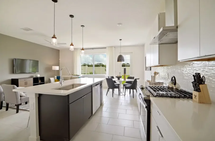 Casa de 3 Dormitorios en Venta en Davenport – Florida, EE. UU. - 7