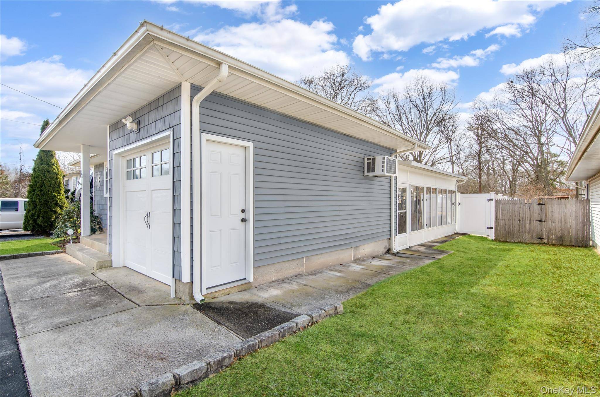 4 Bedroom Home for Sale in Mastic – 58 Pentmoor DR - 3