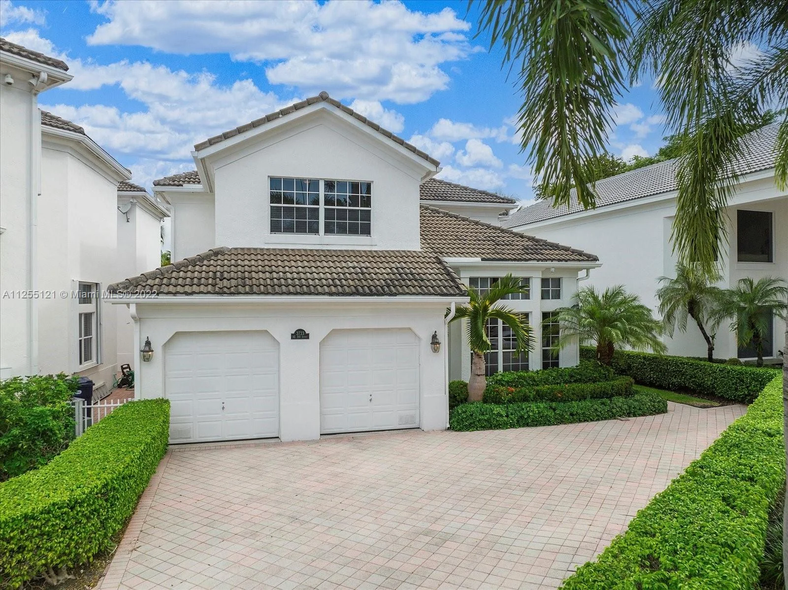 Maison 4 Chambres à Vendre à Miami, FL – 3733 NE 201st St – Florida – FL - 1