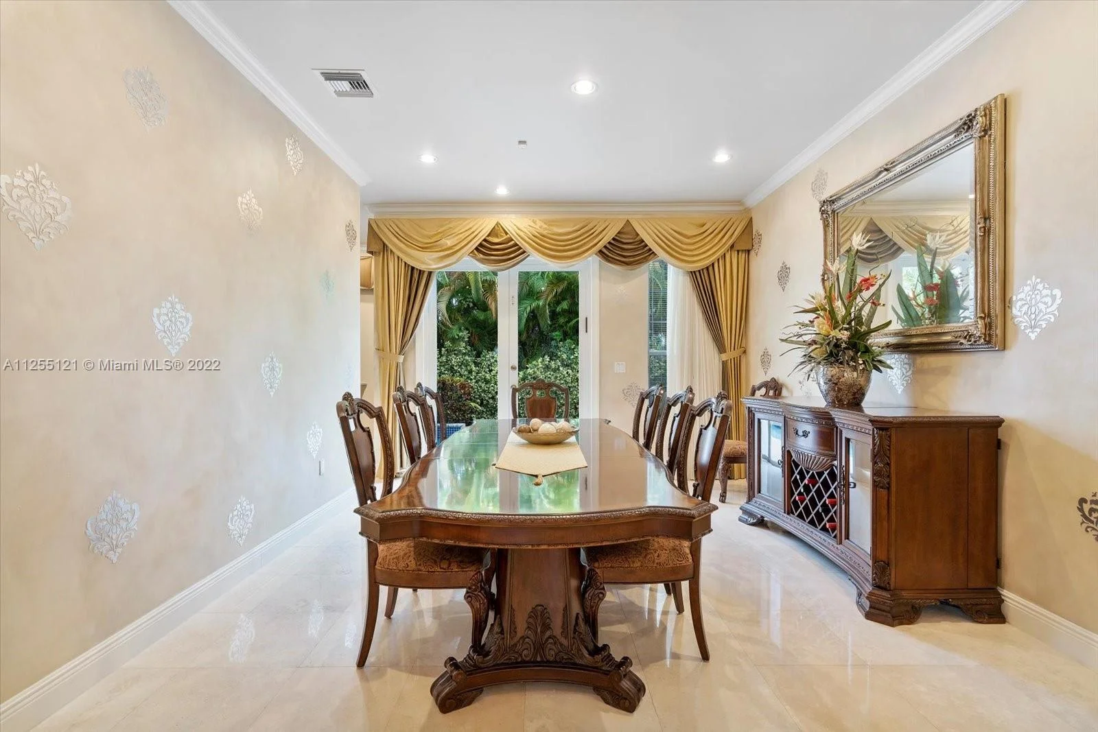 Maison 4 Chambres à Vendre à Miami, FL – 3733 NE 201st St – Florida – FL - 2