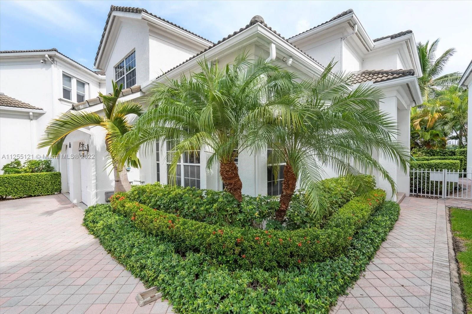 Maison 4 Chambres à Vendre à Miami, FL – 3733 NE 201st St – Florida – FL - 3