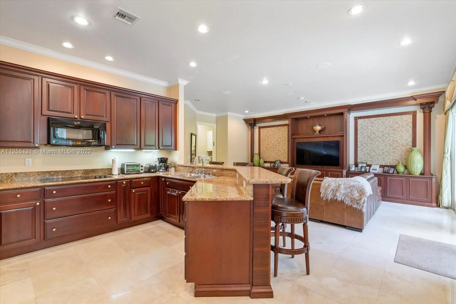 Maison 4 Chambres à Vendre à Miami, FL – 3733 NE 201st St – Florida – FL - 5