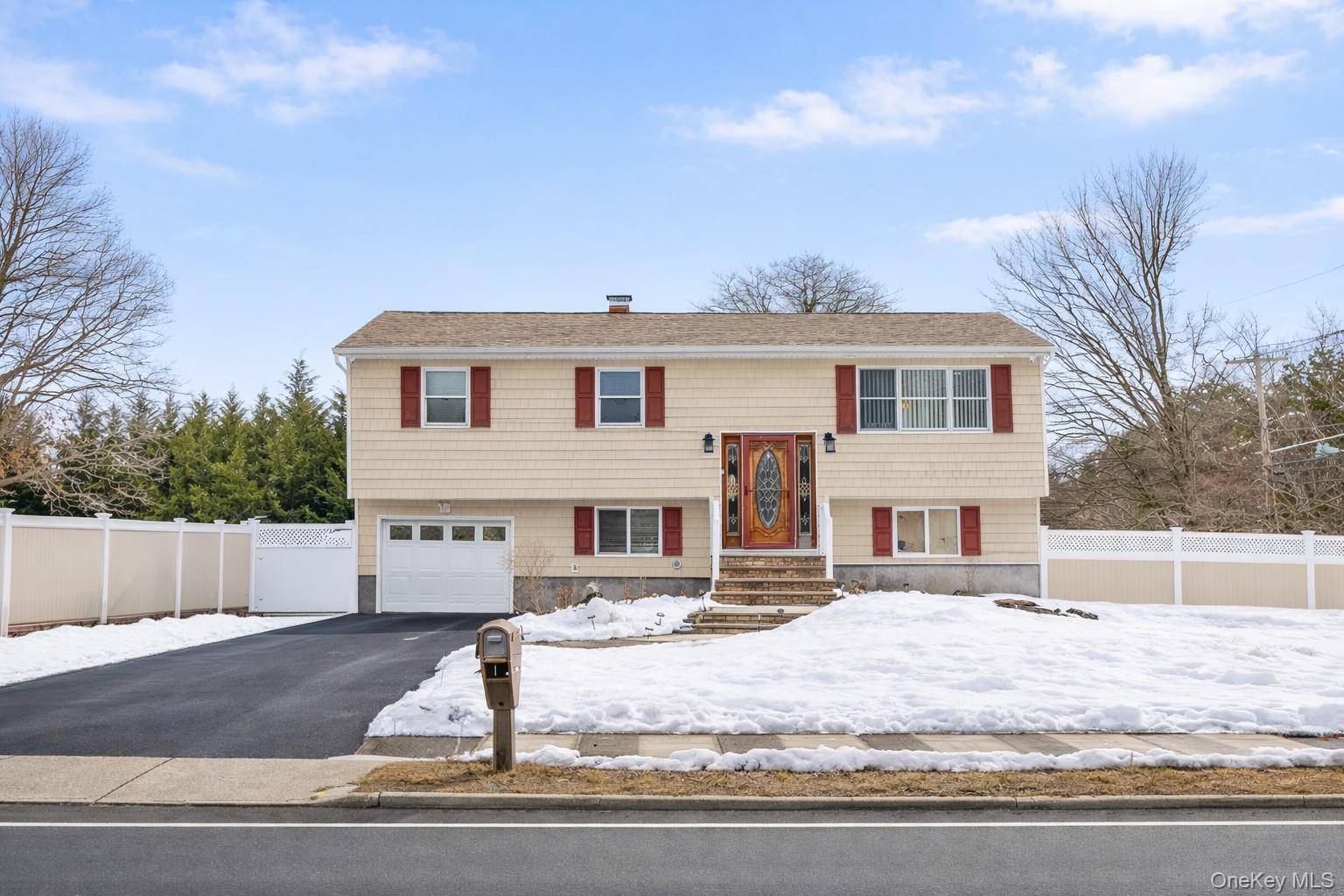 Casa de 5 Dormitorios en Venta en Holbrook, NY – Church ST - 3