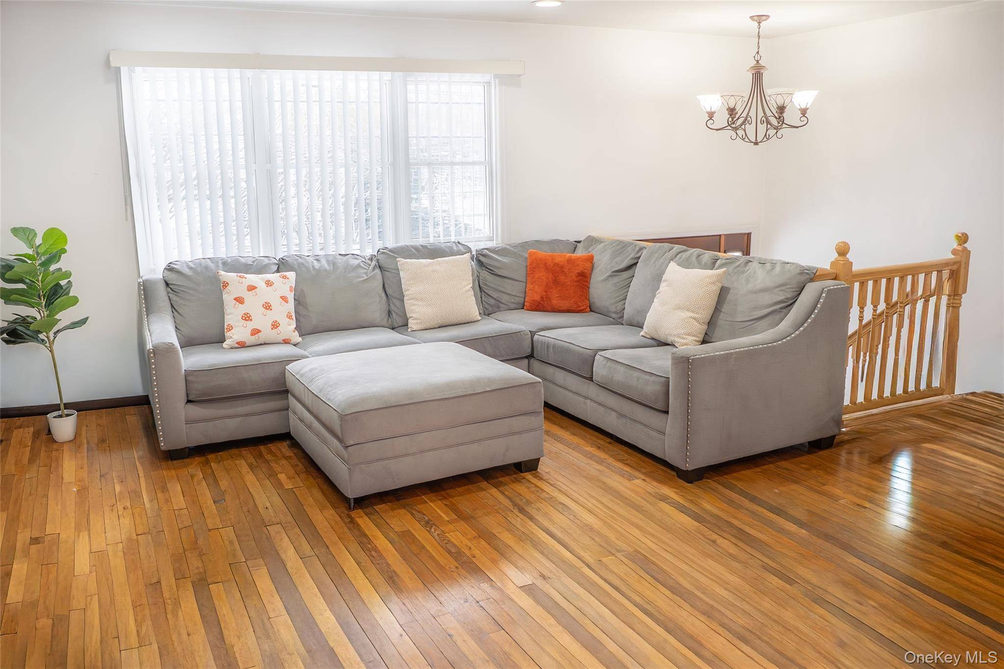 Casa de 5 Dormitorios en Venta en Holbrook, NY – Church ST - 5