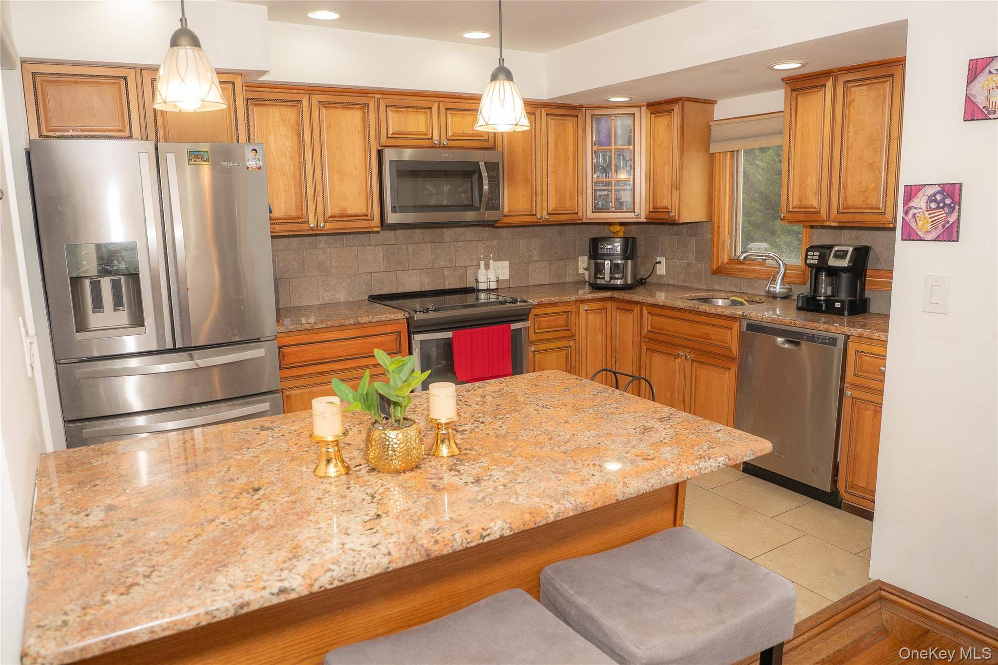 Casa de 5 Dormitorios en Venta en Holbrook, NY – Church ST - 7