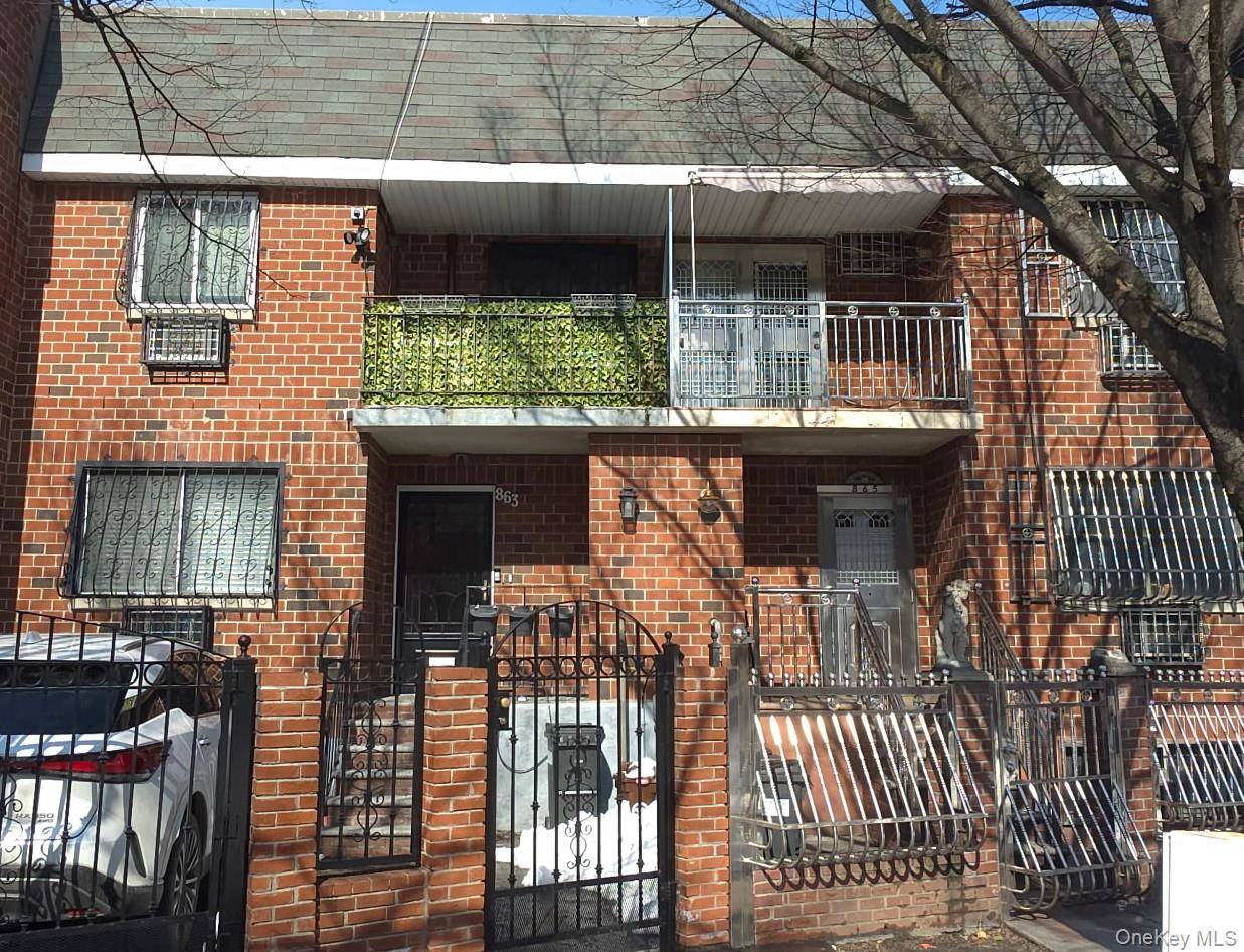 Casa de 5 Dormitórios à Venda no Bronx – 863 Home ST - 1
