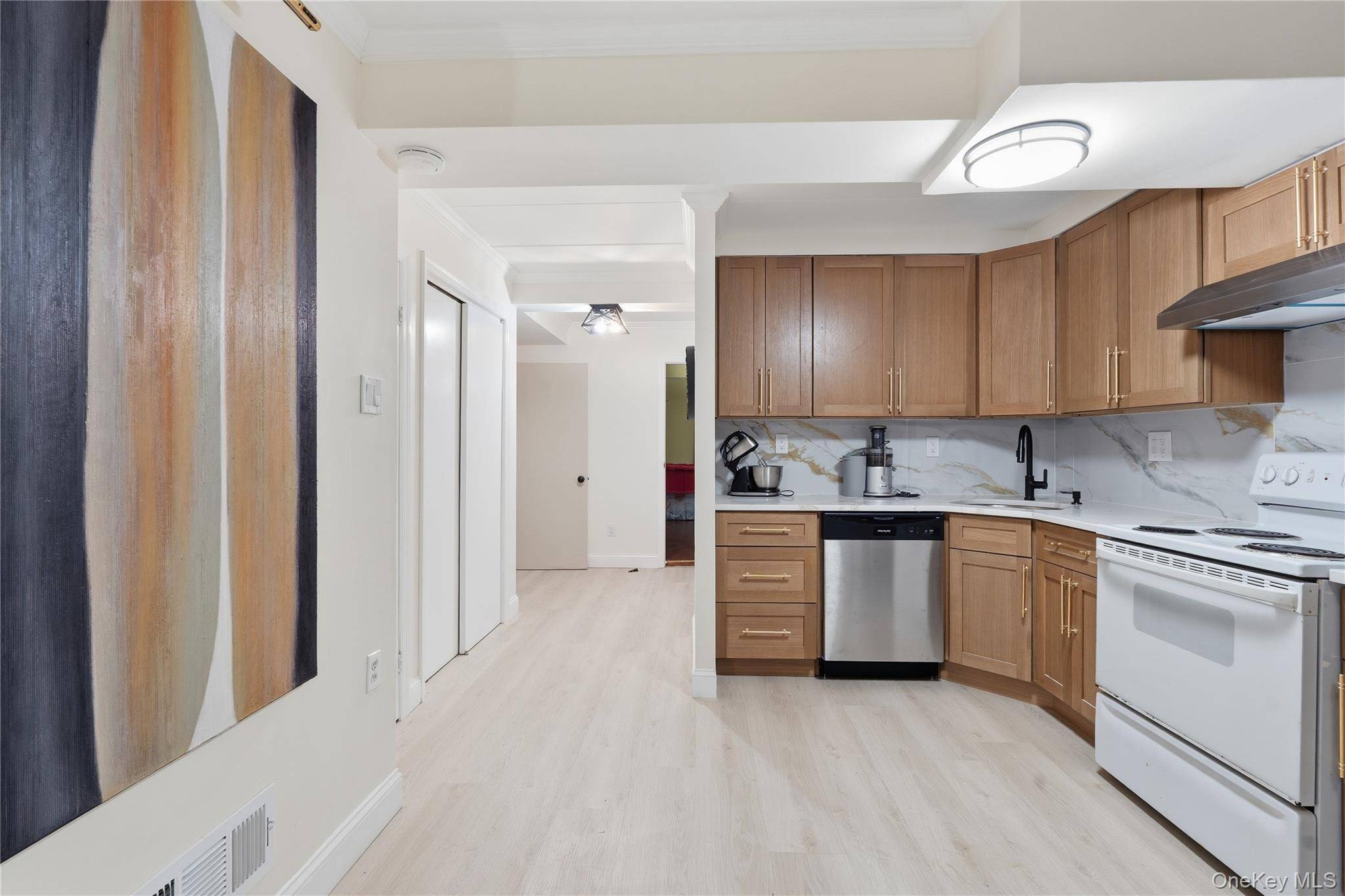 Casa de 5 Dormitórios à Venda no Bronx – 863 Home ST - 5