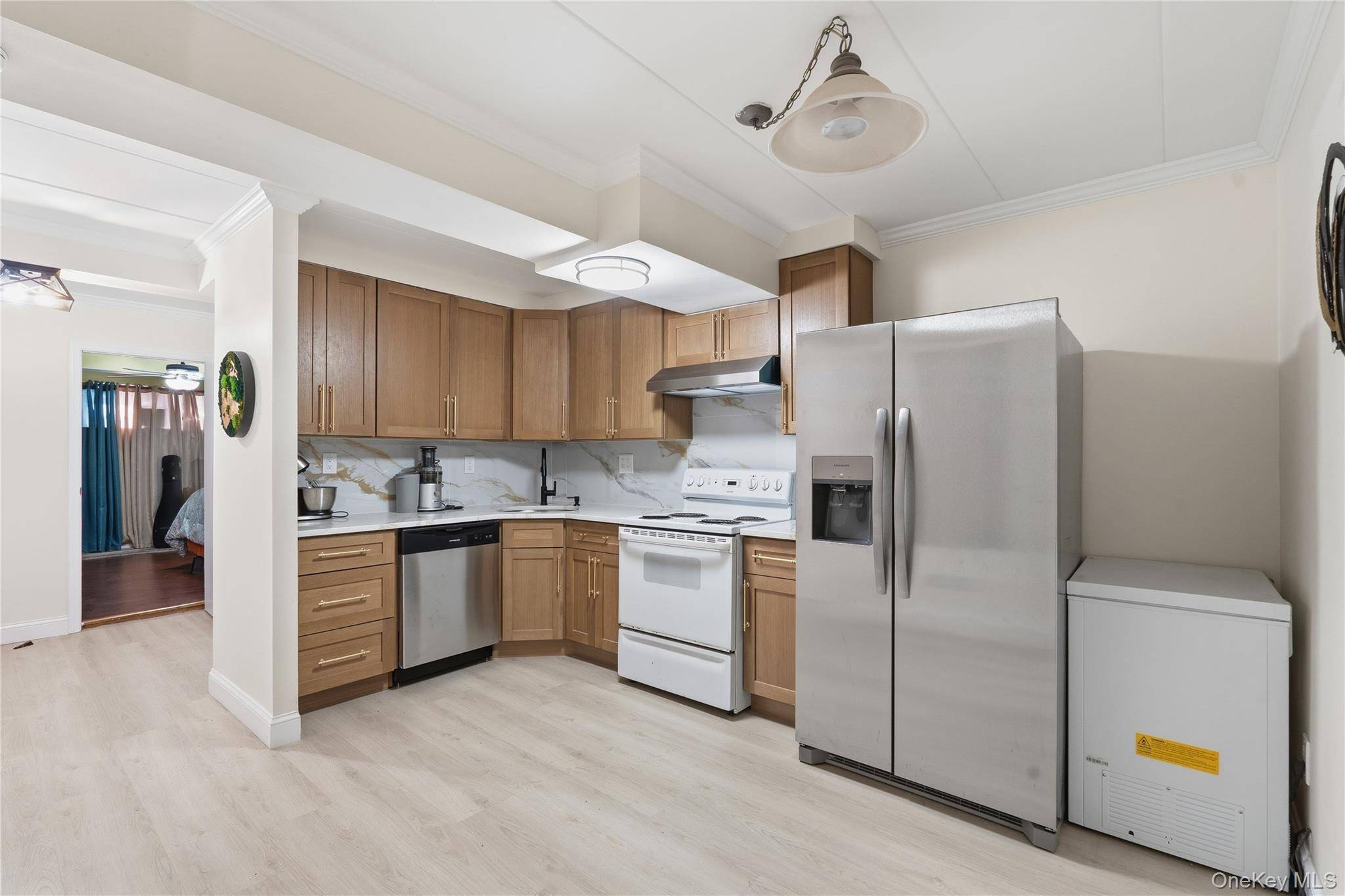 Casa de 5 Dormitórios à Venda no Bronx – 863 Home ST - 6