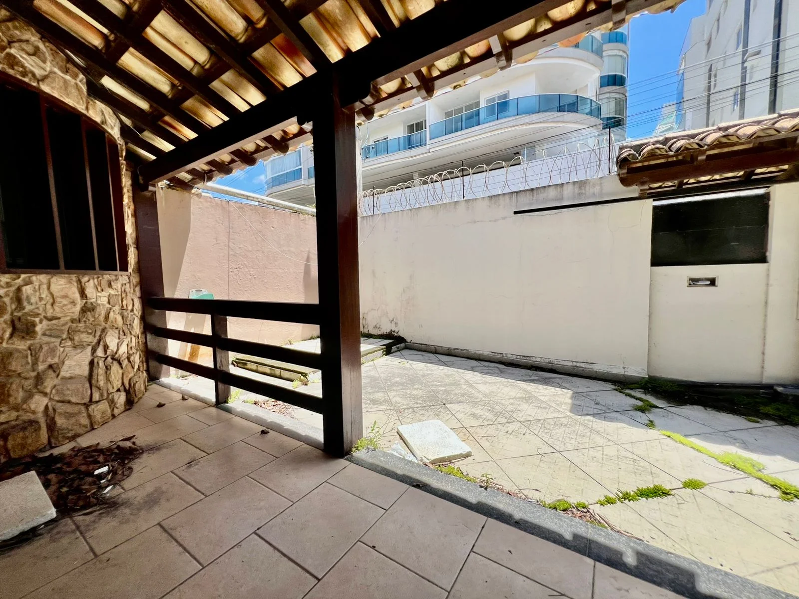 Casa de 6 Dormitórios à Venda na Enseada Azul – Guarapari – ES - 2