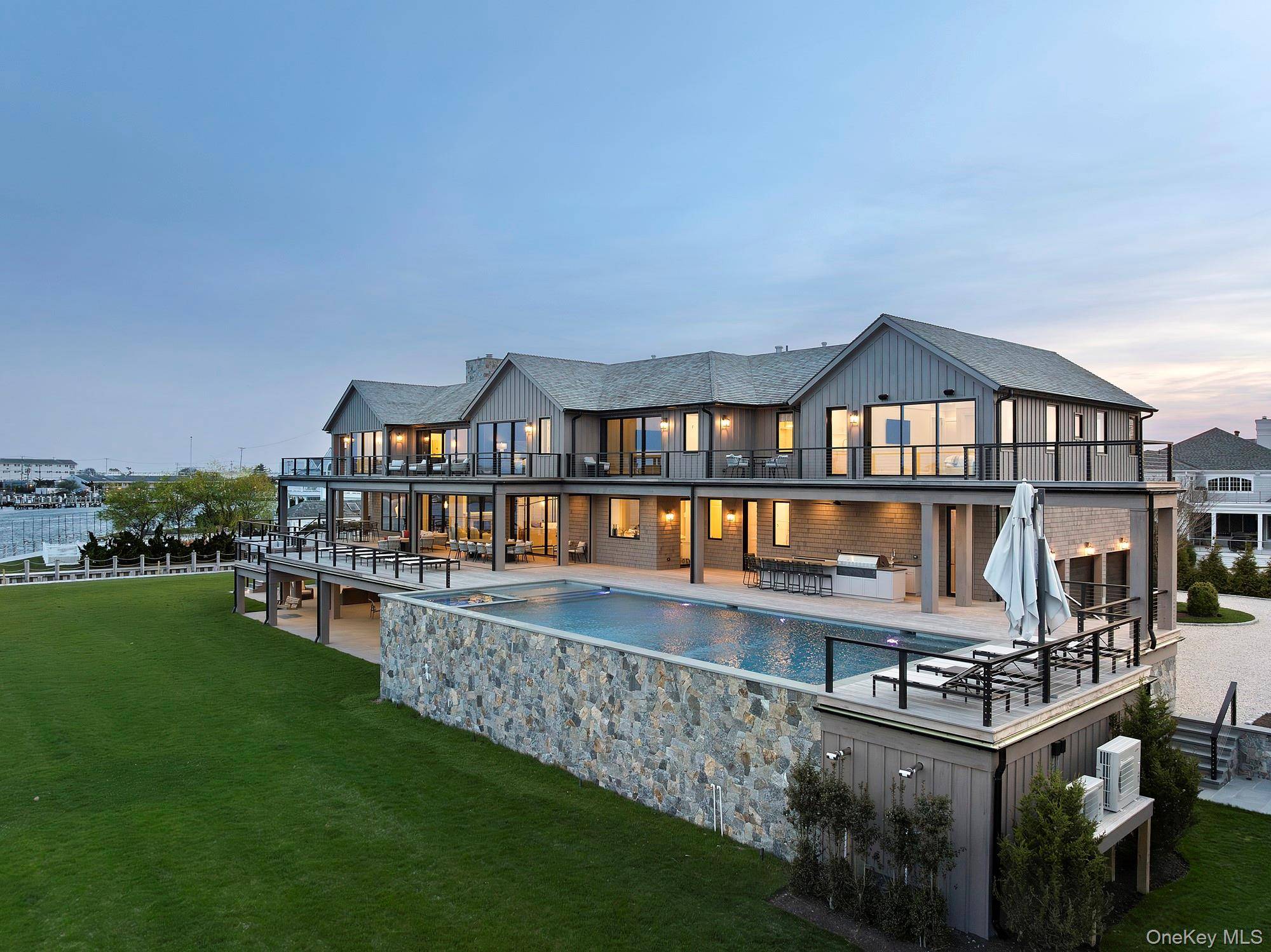 7 Bedroom Home for Sale in Westhampton Beach – NY - 4