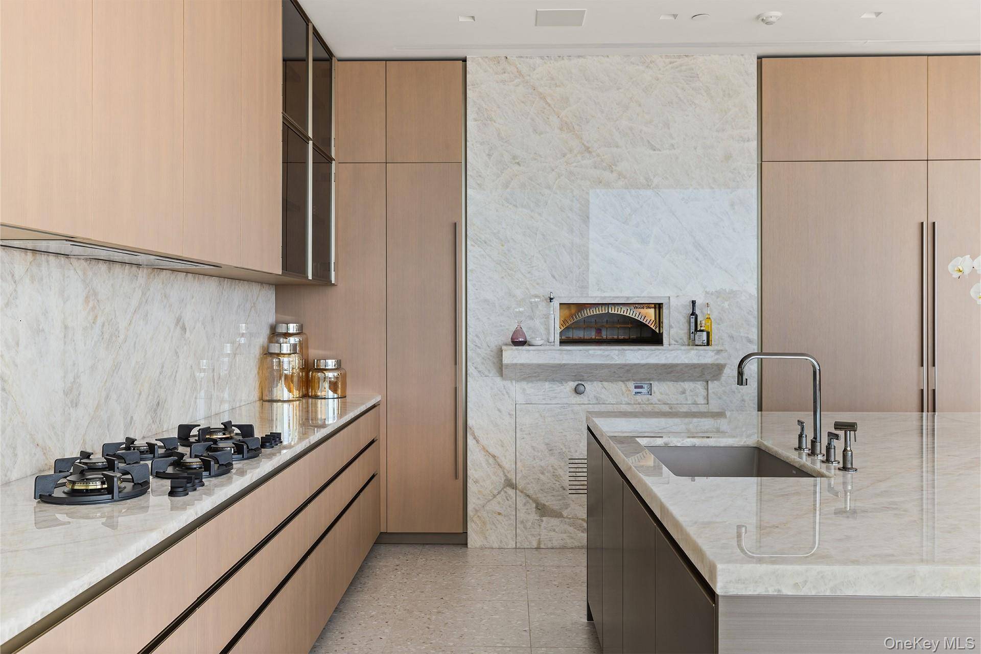 Maison de 8 Chambres à Vendre à Sag Harbor, NY – 2 W Water St - 8