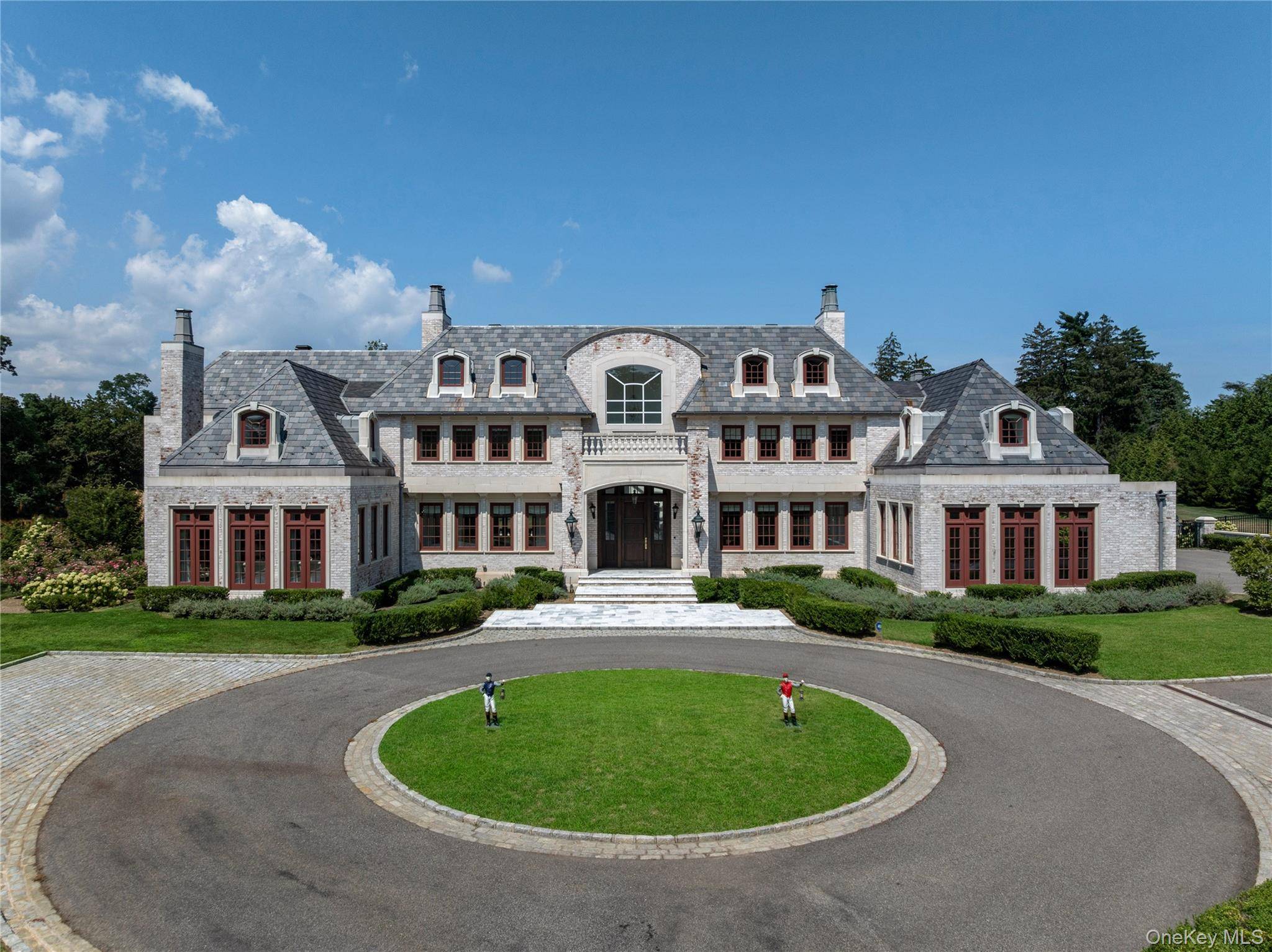 Casa de 8 Dormitórios à Venda em Sands Point – NY - 3