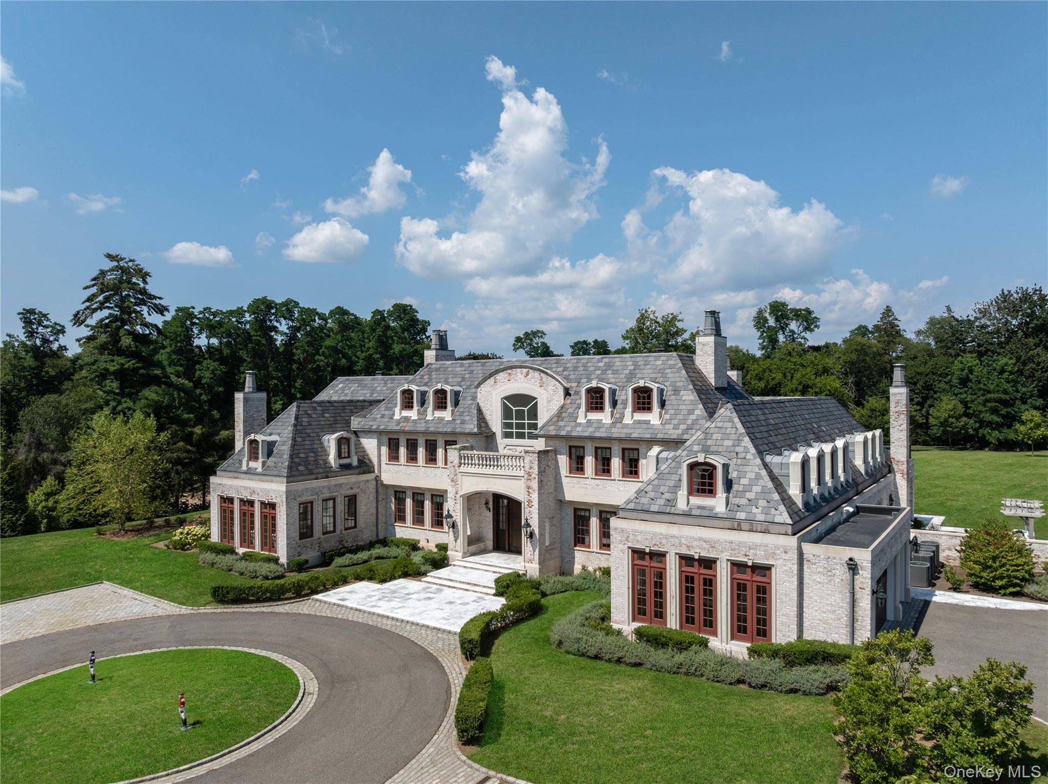 Casa de 8 Dormitórios à Venda em Sands Point – NY - 4