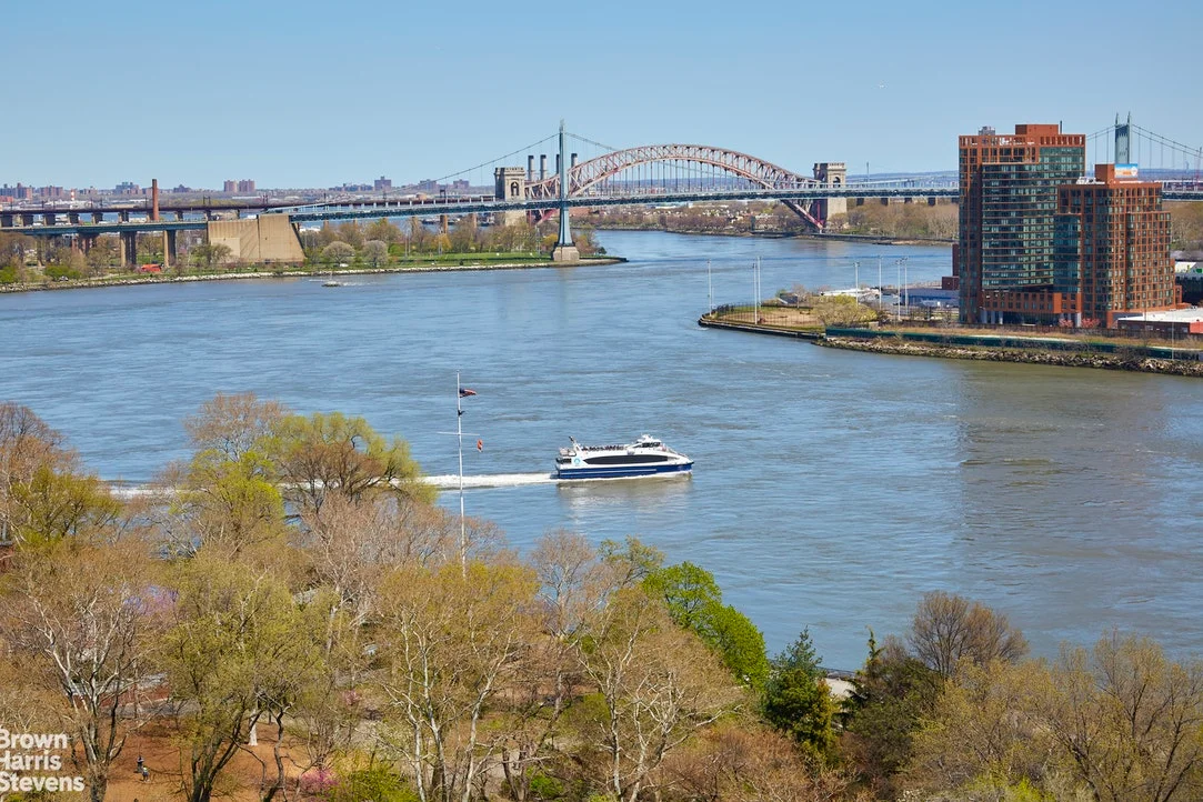 Casa de 8 Dormitórios à Venda na 120 East End Avenue – Manhattan – New York – NY - 2