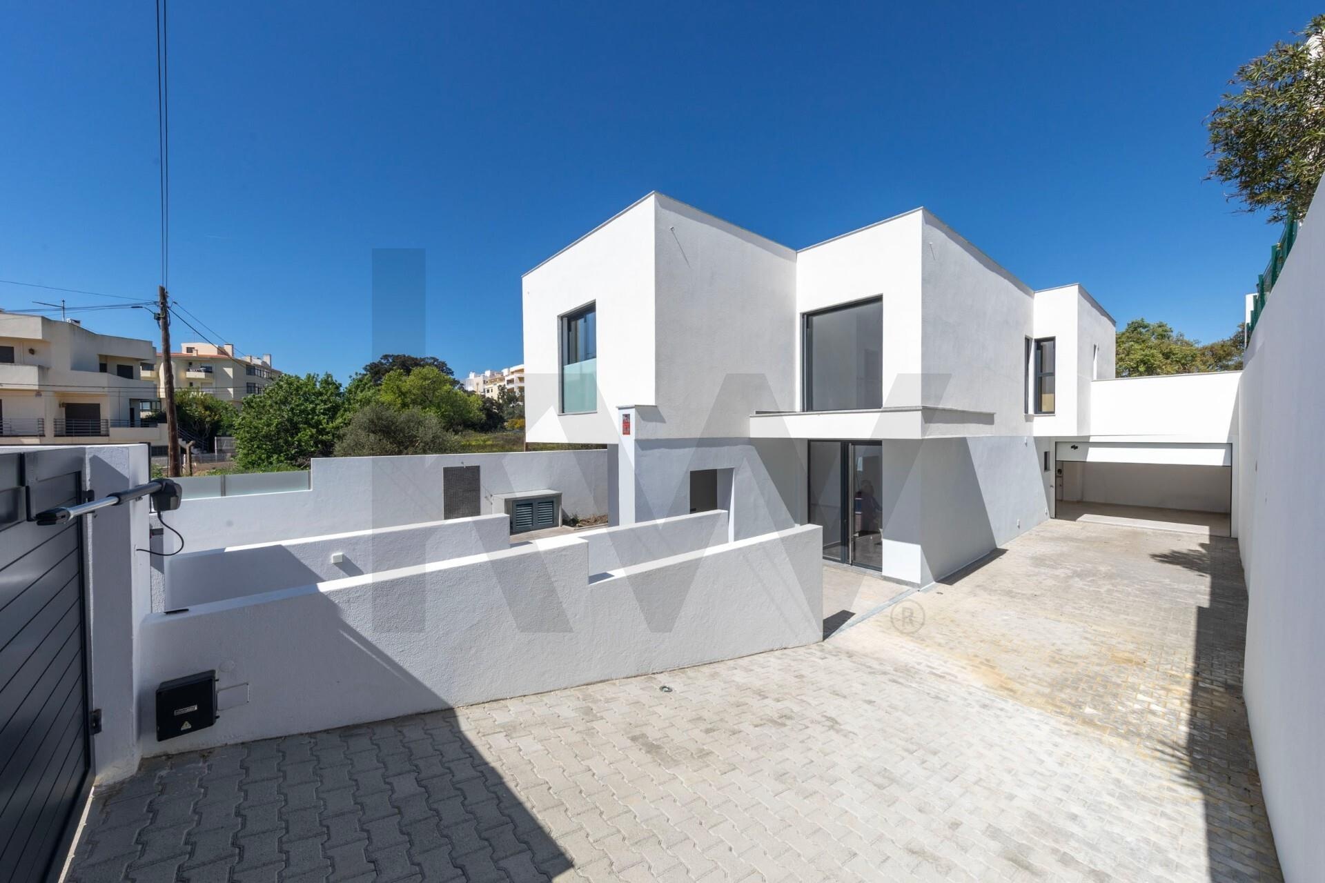 Maison 4 chambres à Vendre à Alvor - Faro - Portugal - 2