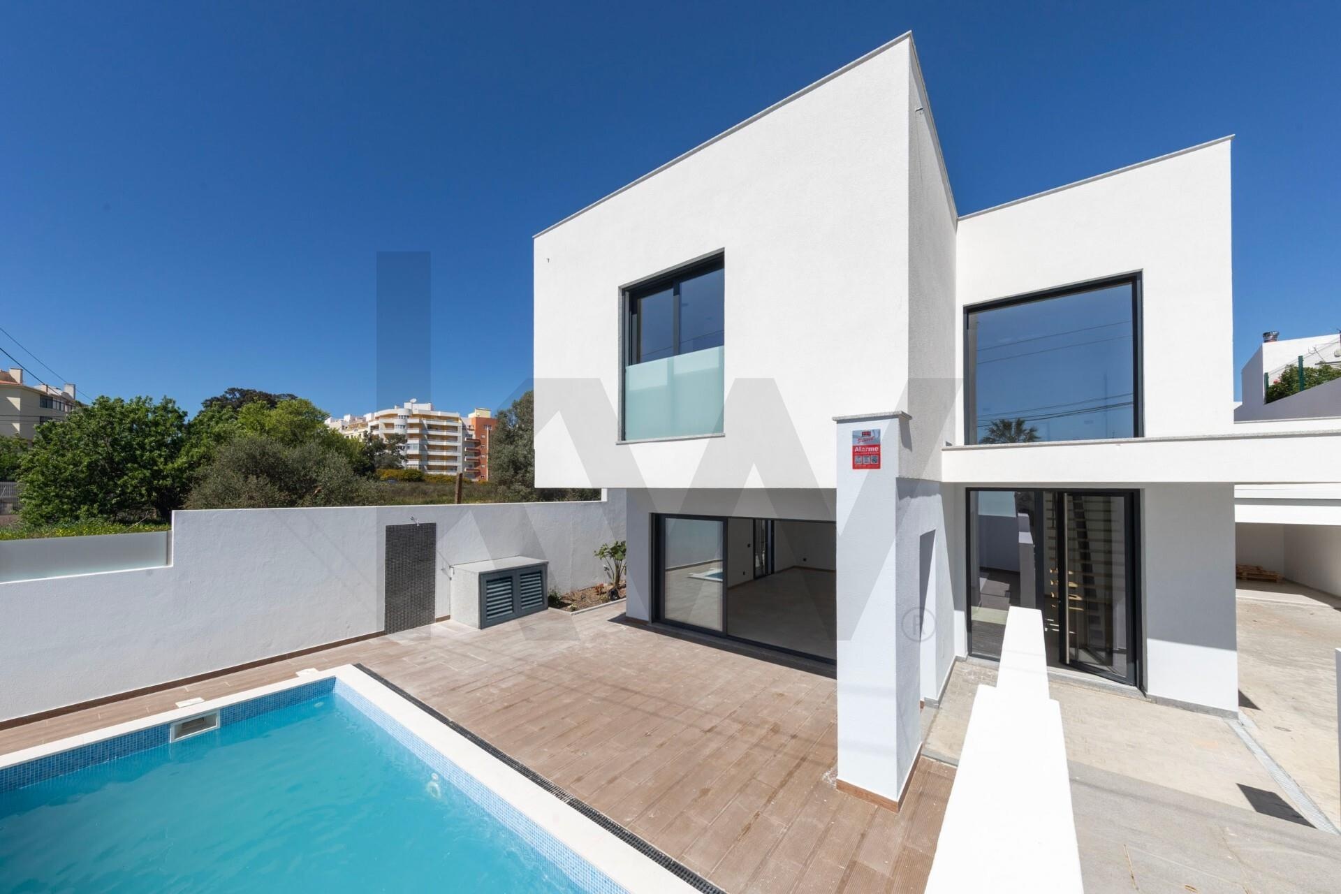 Maison 4 chambres à Vendre à Alvor - Faro - Portugal - 3