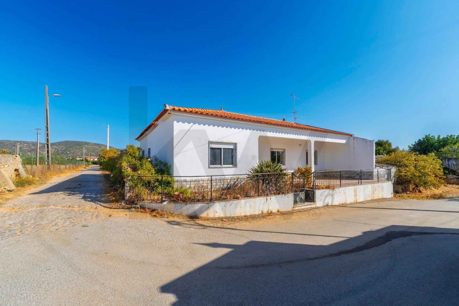 Moradia T4 à Venda em Salema - Faro - Portugal - 1