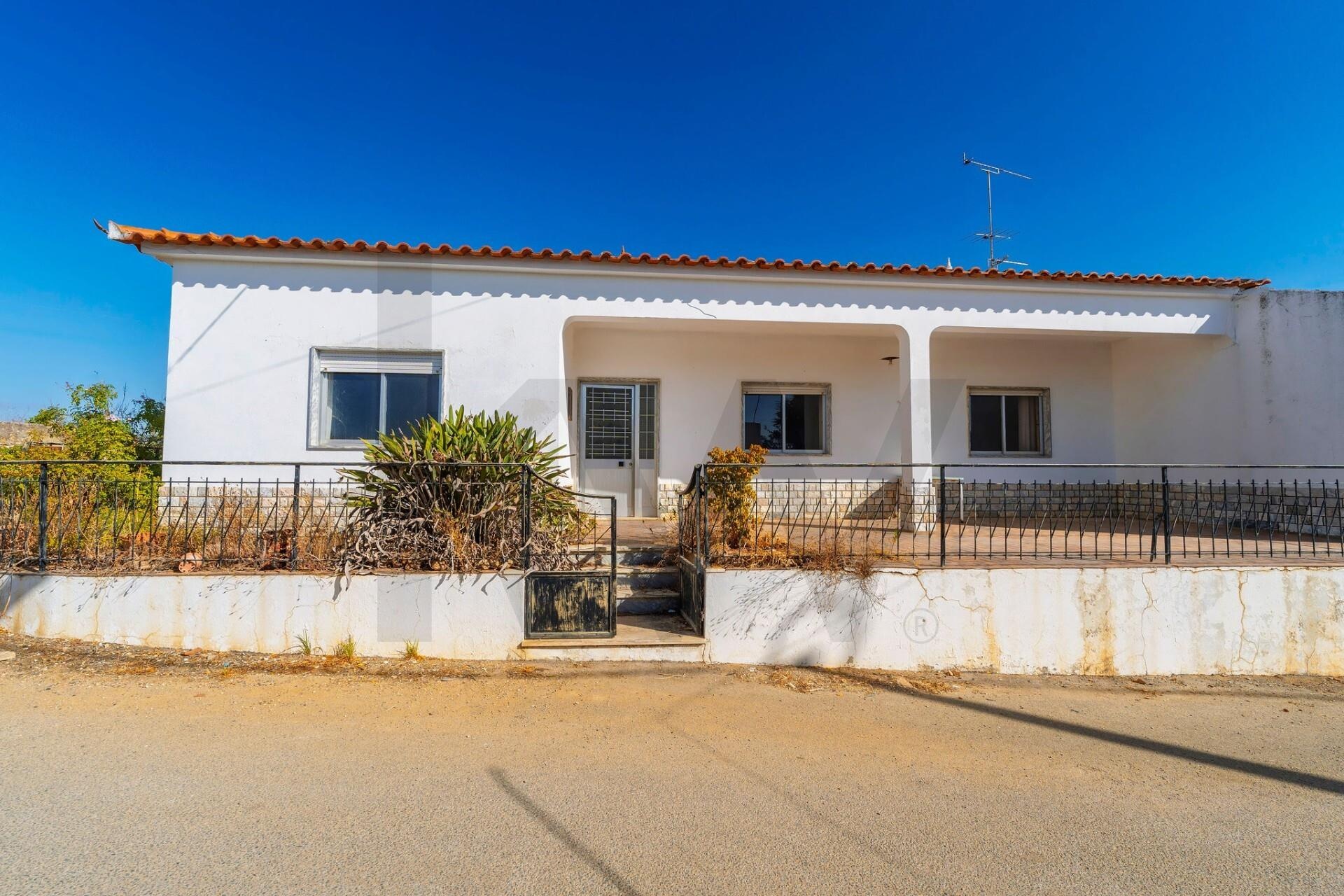 Moradia T4 à Venda em Salema - Faro - Portugal - 2