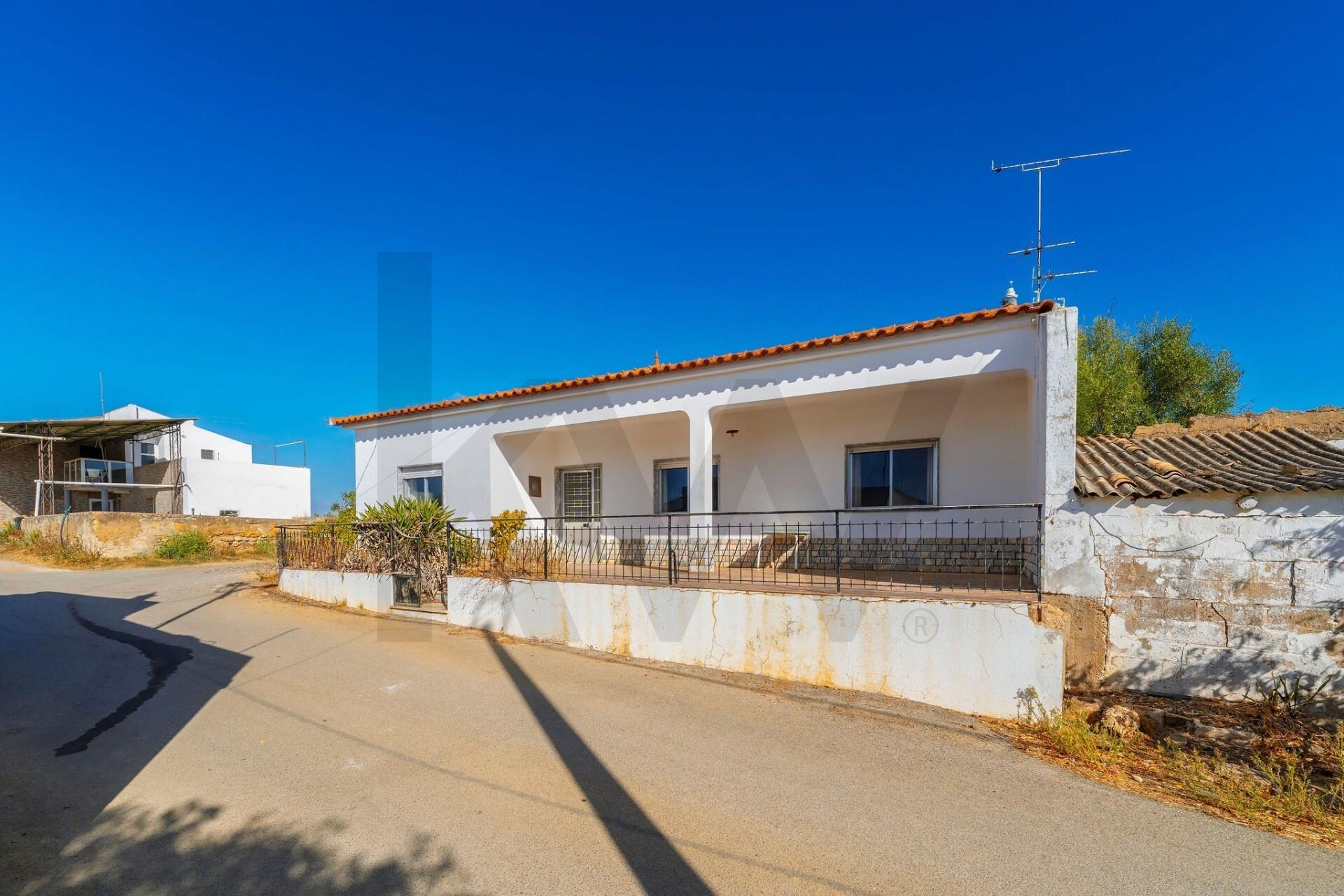 Moradia T4 à Venda em Salema - Faro - Portugal - 3