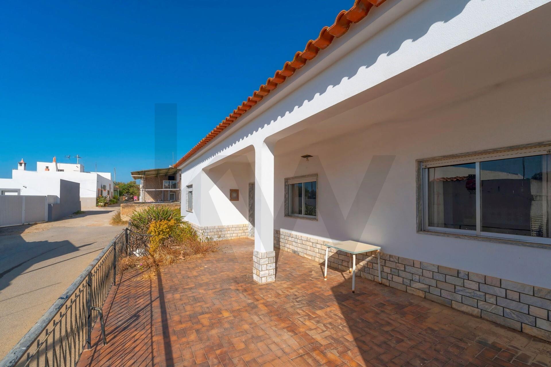 Moradia T4 à Venda em Salema - Faro - Portugal - 4