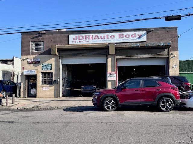 Building for Sale in Queens Village - New York - USA - 2
