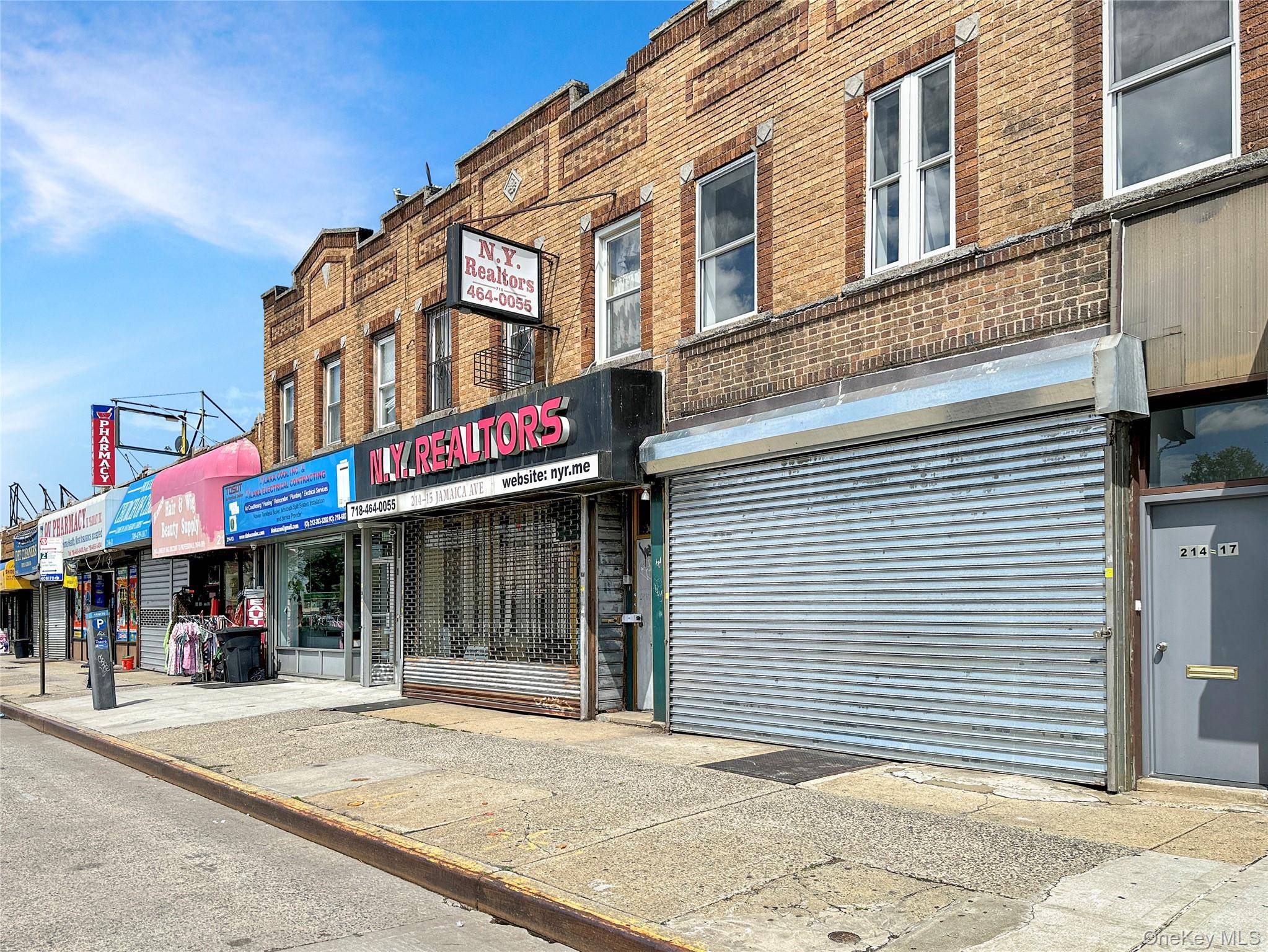 Building for Sale in Queens Village - New York - USA - 1