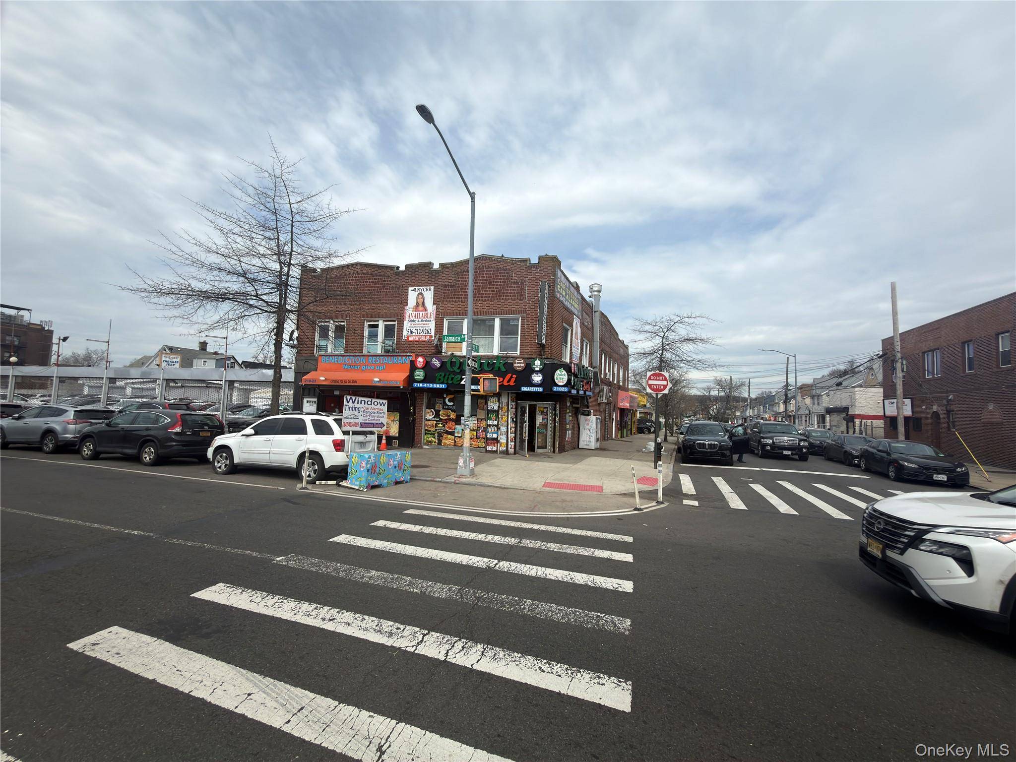 Immeuble à Vendre à Queens Village - New York - États-Unis - 2