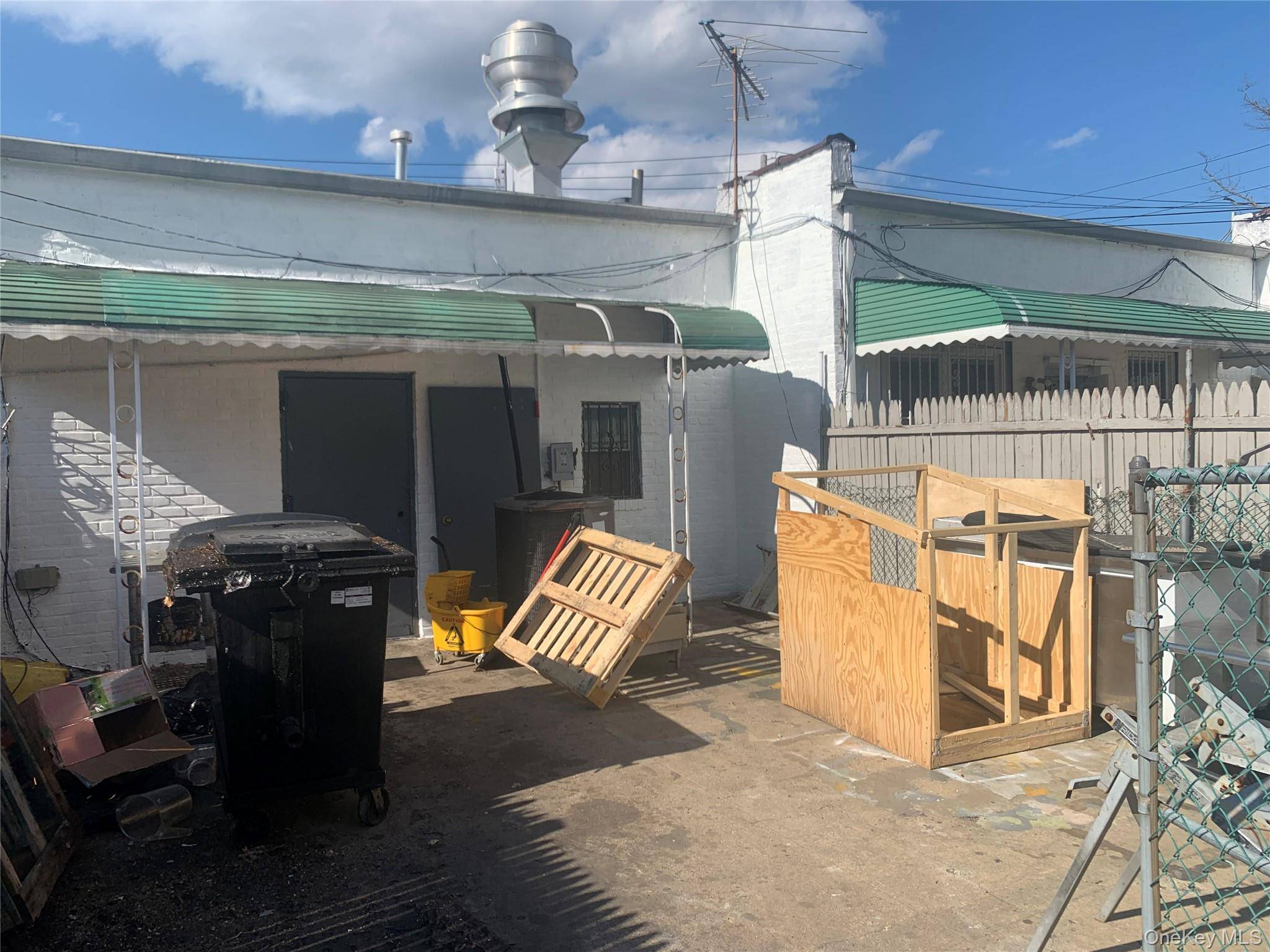 Building for Sale in Queens Village - New York - USA - 5
