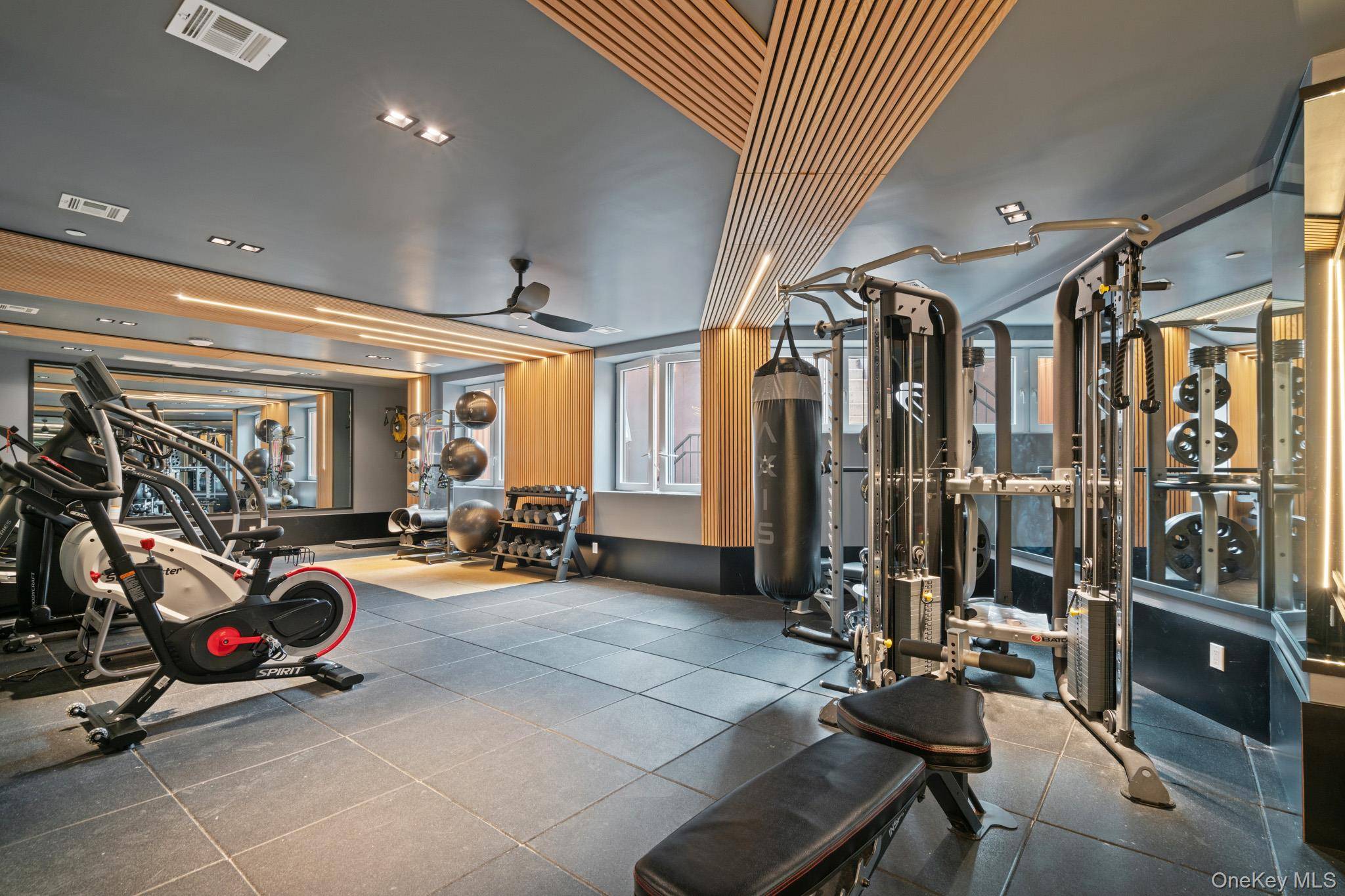 Residential Building for Sale in Flushing - 6