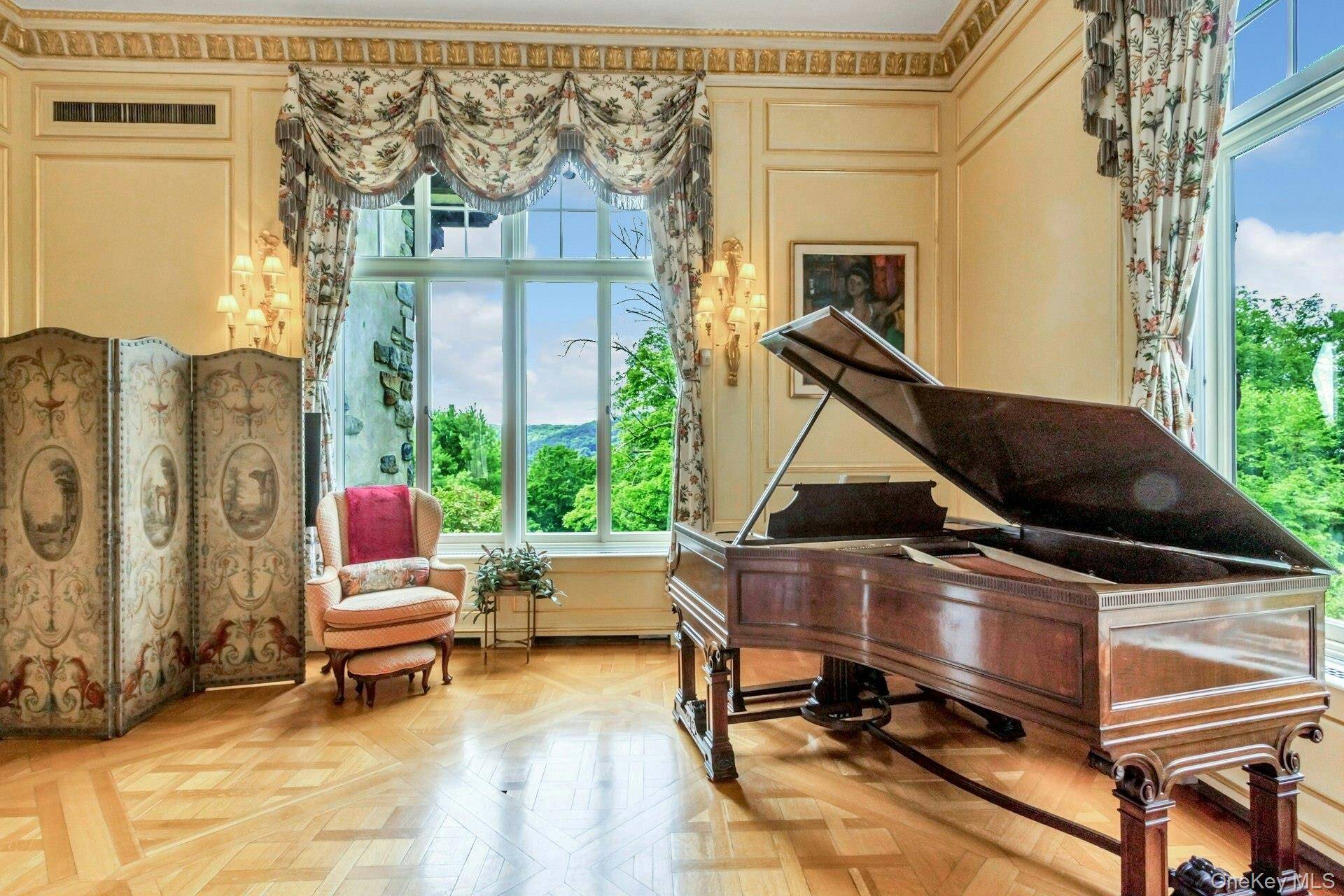 Propriedade de 19 Dormitórios à Venda em Tuxedo Park - 8